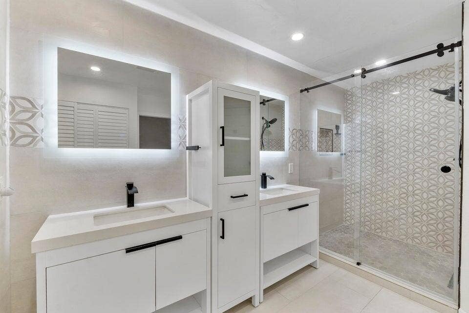 5720 Coach House Circle, #E, Boca Raton, FL 33486 20250926153033514863000000-o