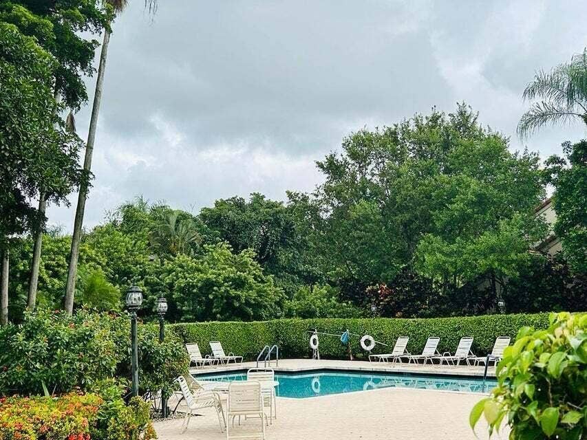 5720 Coach House Circle, #E, Boca Raton, FL 33486 20250926153032715118000000-o