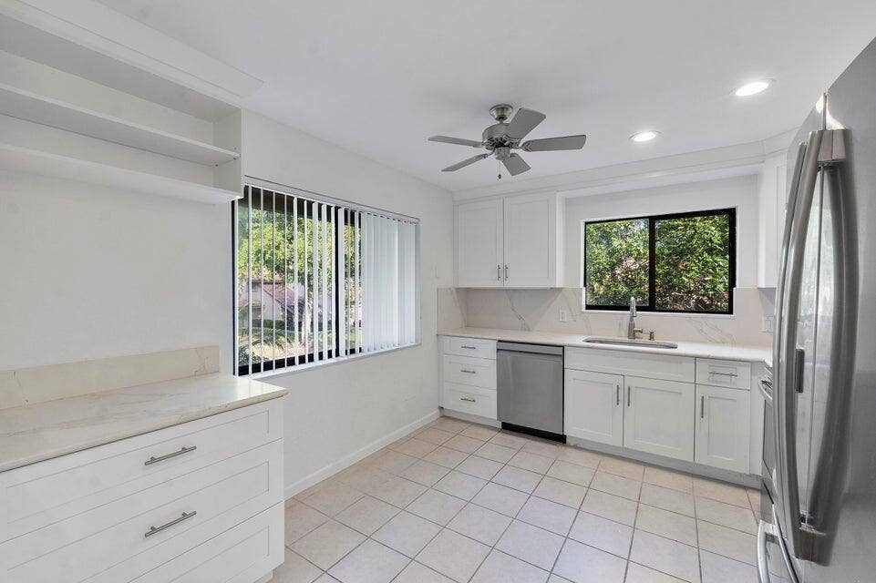 5720 Coach House Circle, #E, Boca Raton, FL 33486 20250926153030152542000000-o