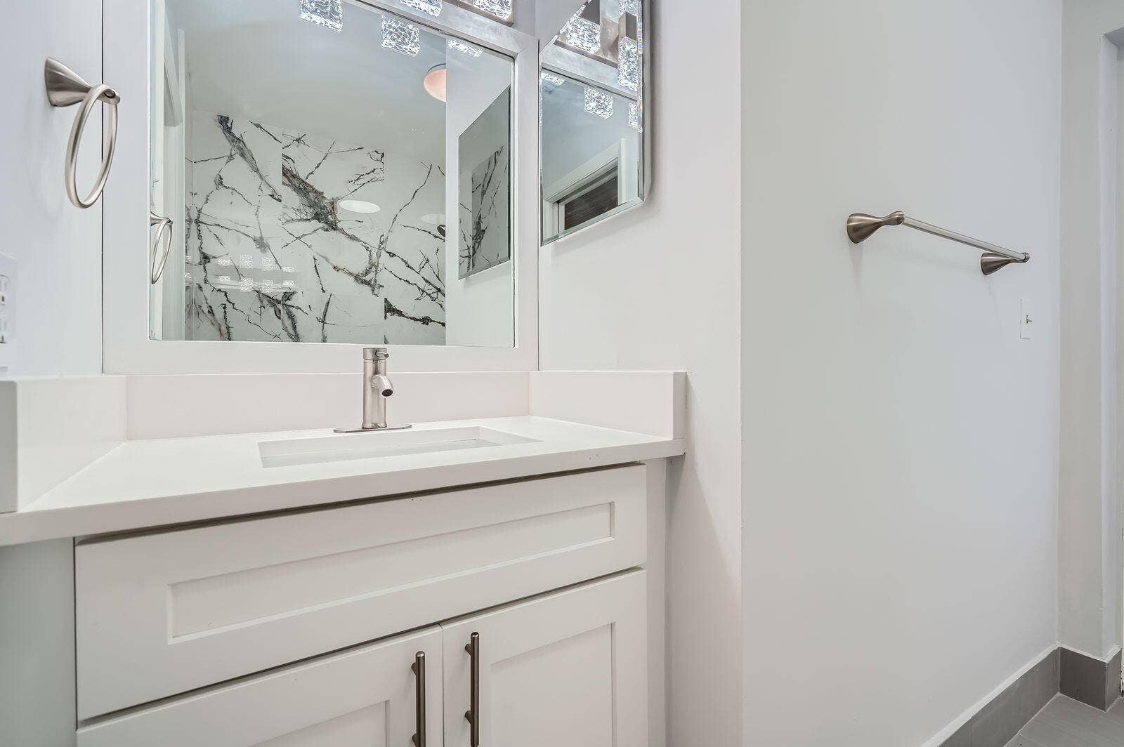 104 St Cloud Lane, Boca Raton, FL 33431 FAHMY PIC GUEST BATH 2