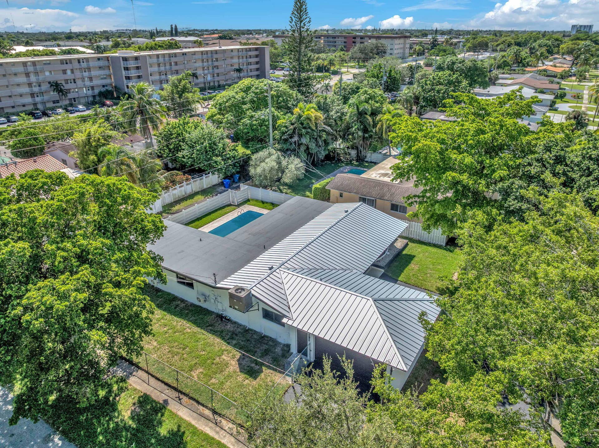 5000 ADAMS Street, Hollywood, FL 33021 2-web-or-mls-DJI_0371