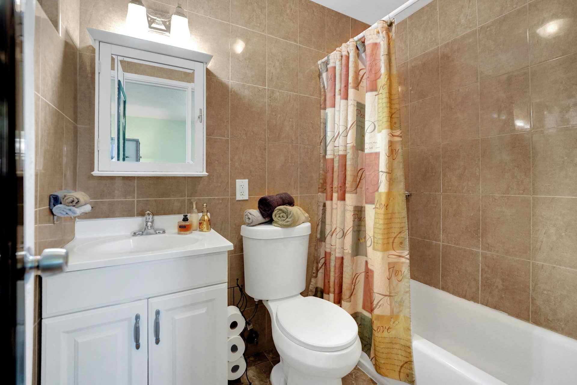 1420 NW 33RD Terrace, Lauderhill, FL 33311 DSC09595