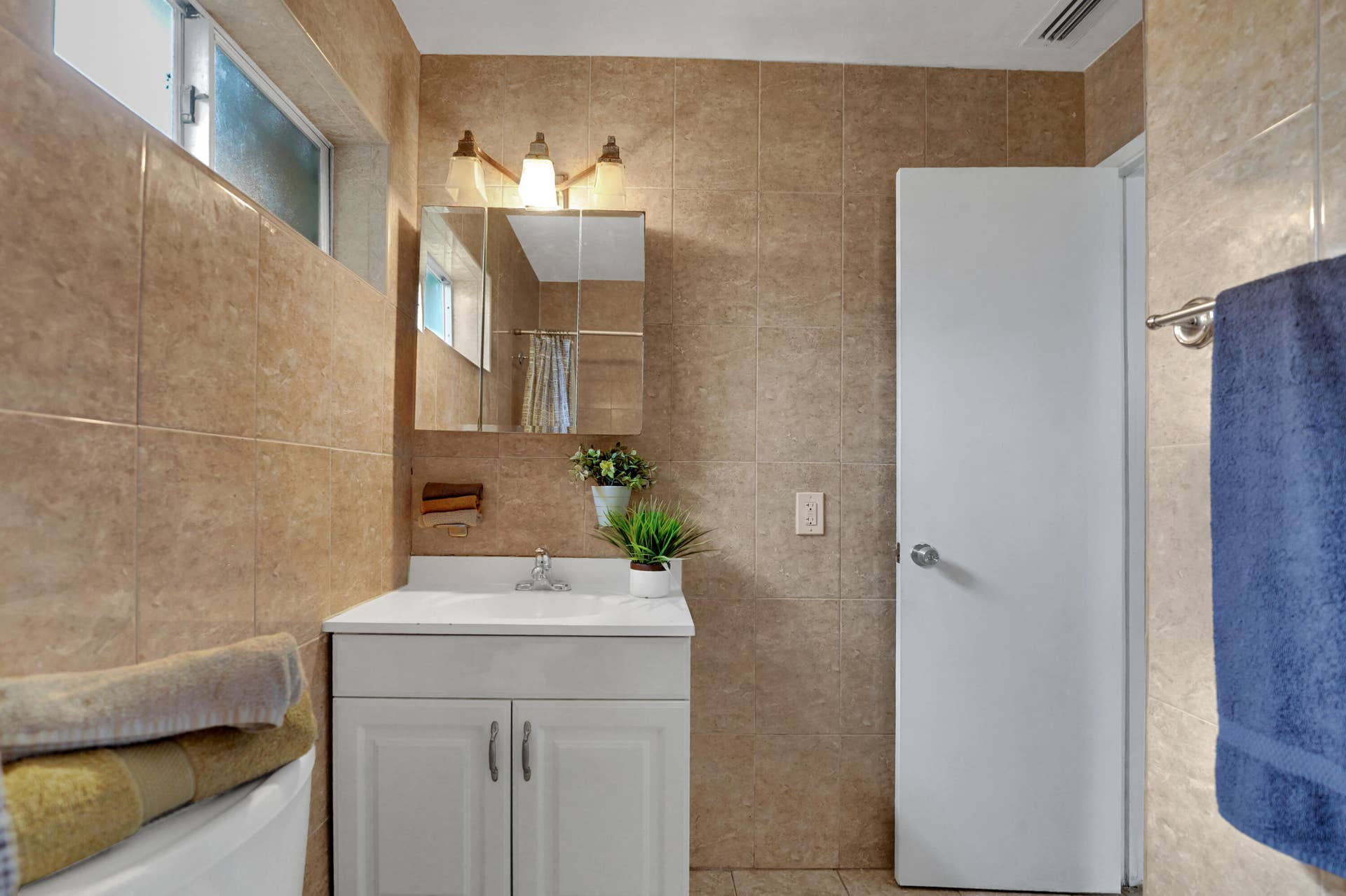 1420 NW 33RD Terrace, Lauderhill, FL 33311 DSC09574