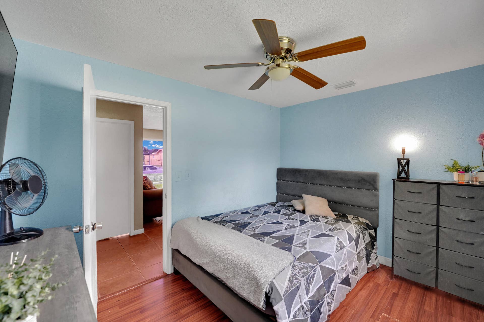 1420 NW 33RD Terrace, Lauderhill, FL 33311 DSC09613