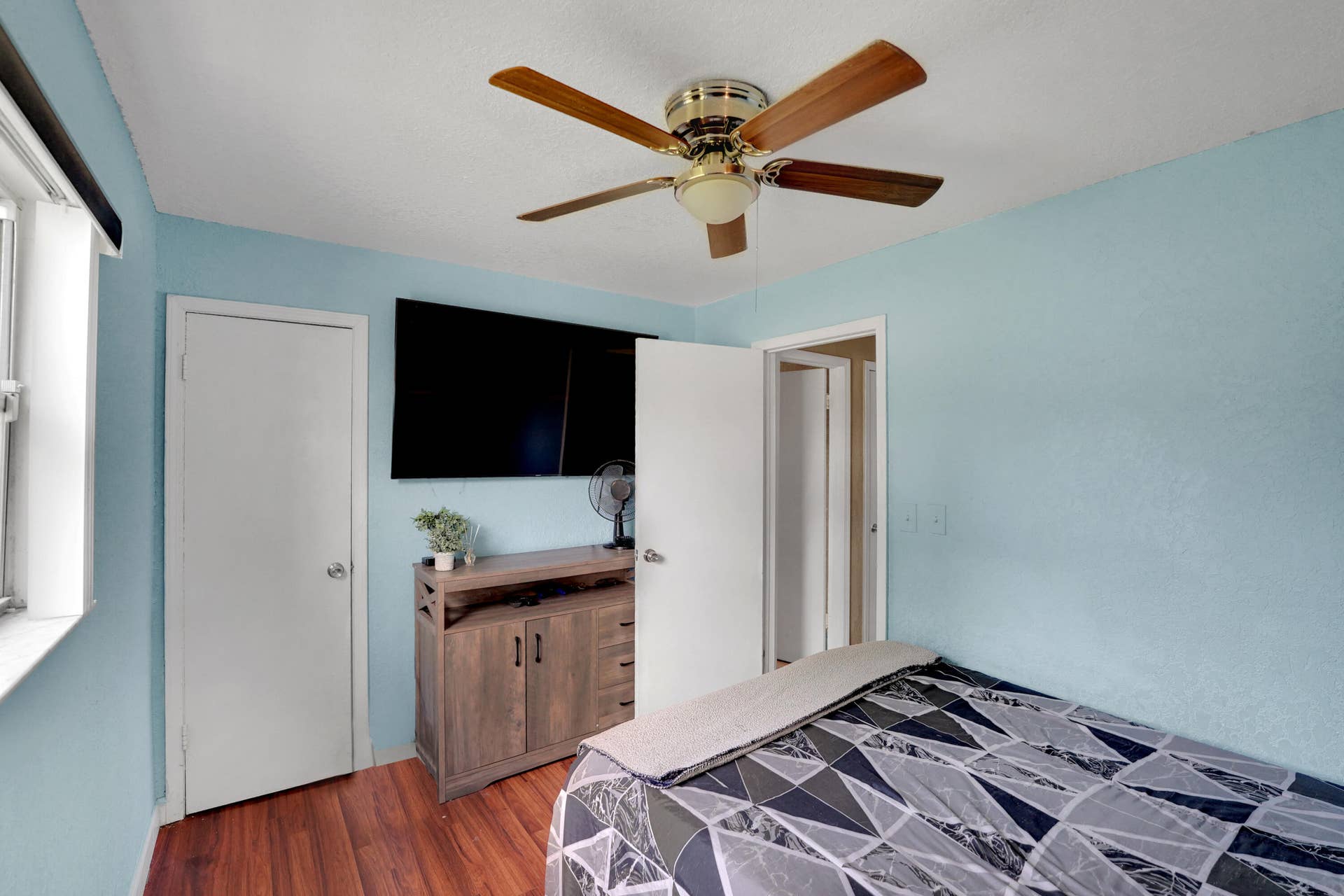1420 NW 33RD Terrace, Lauderhill, FL 33311 DSC09616