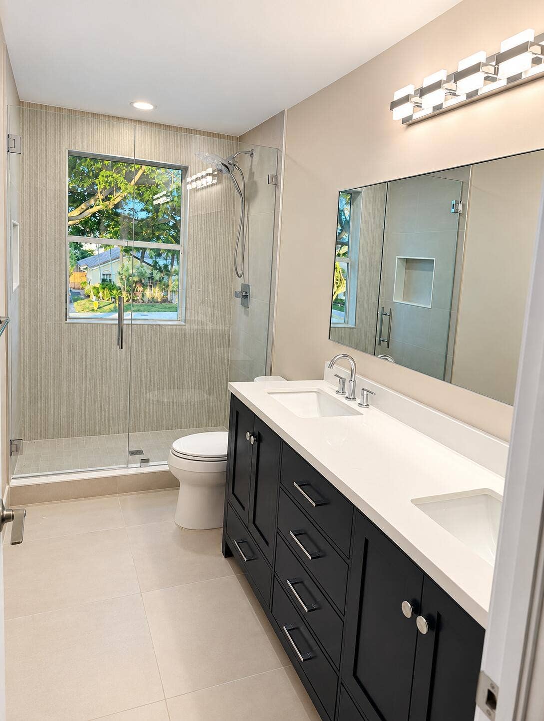 6170 NW 77TH Place N, Parkland, FL 33067 2nd Floor Bath