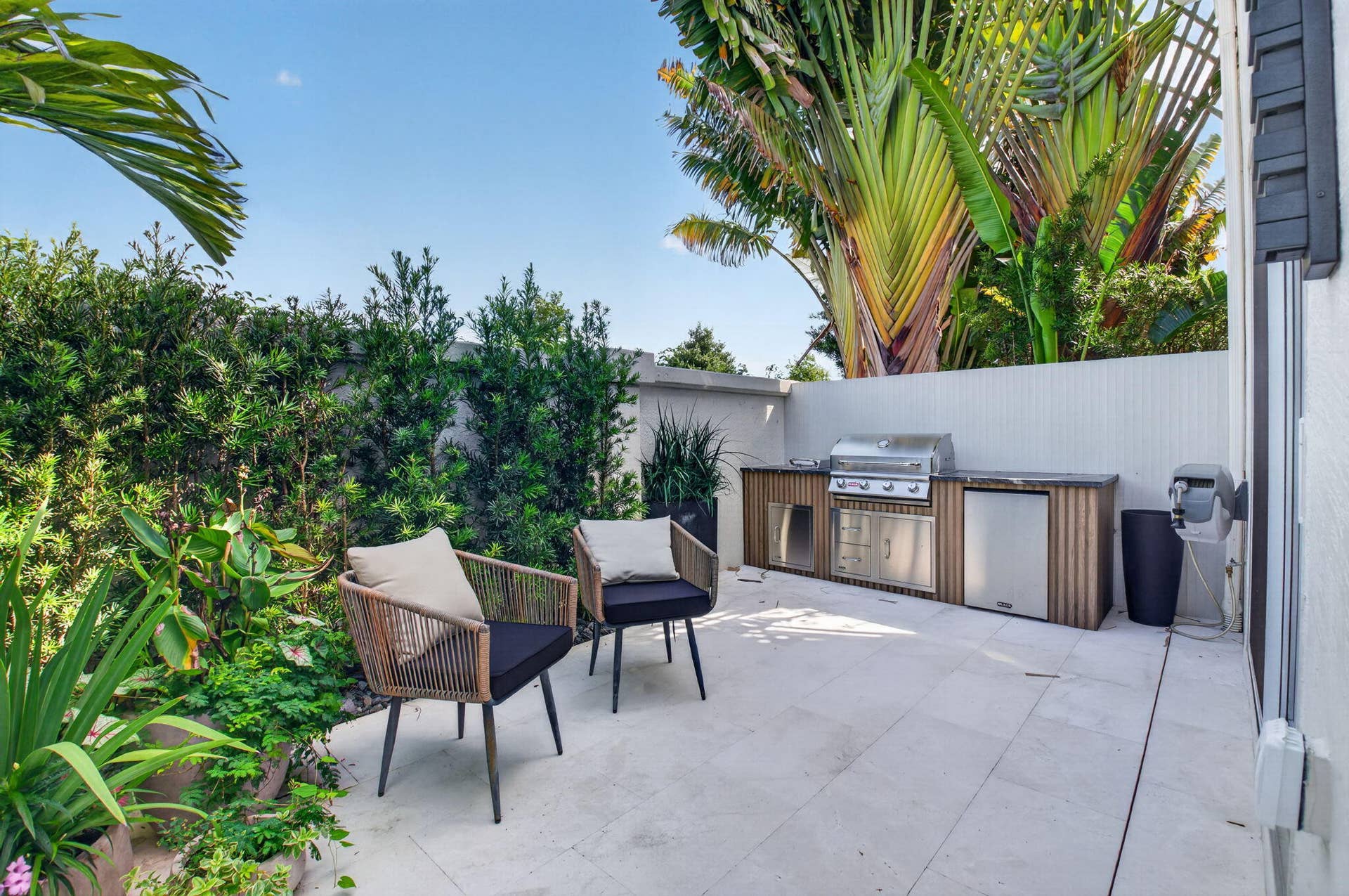 summer kitchen