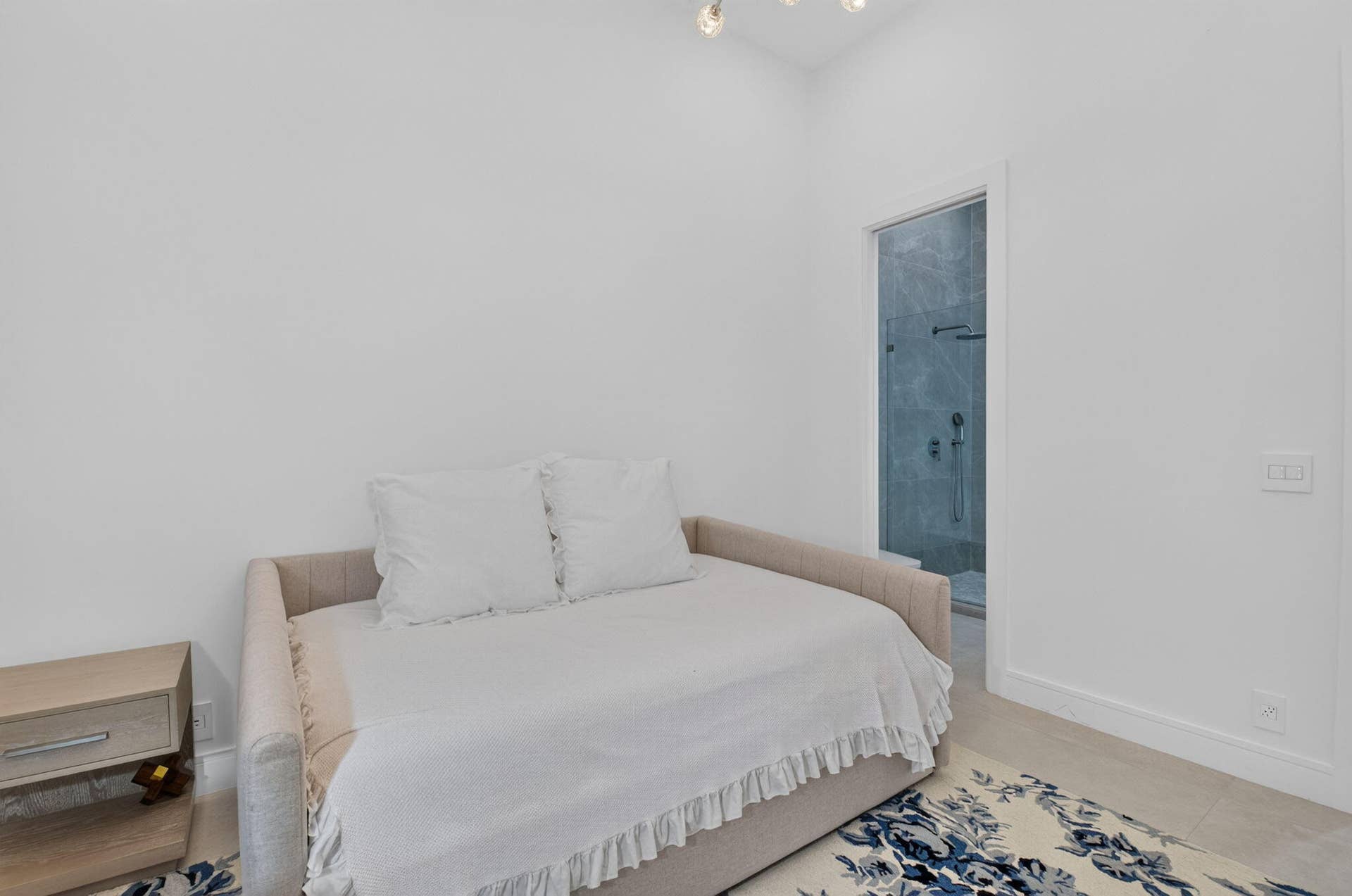 guest bedroom 3