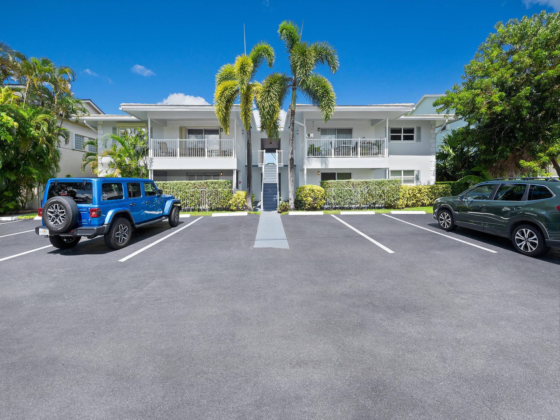 2743 NE 15th Street, #1, Fort Lauderdale, FL 33304 BEC07634