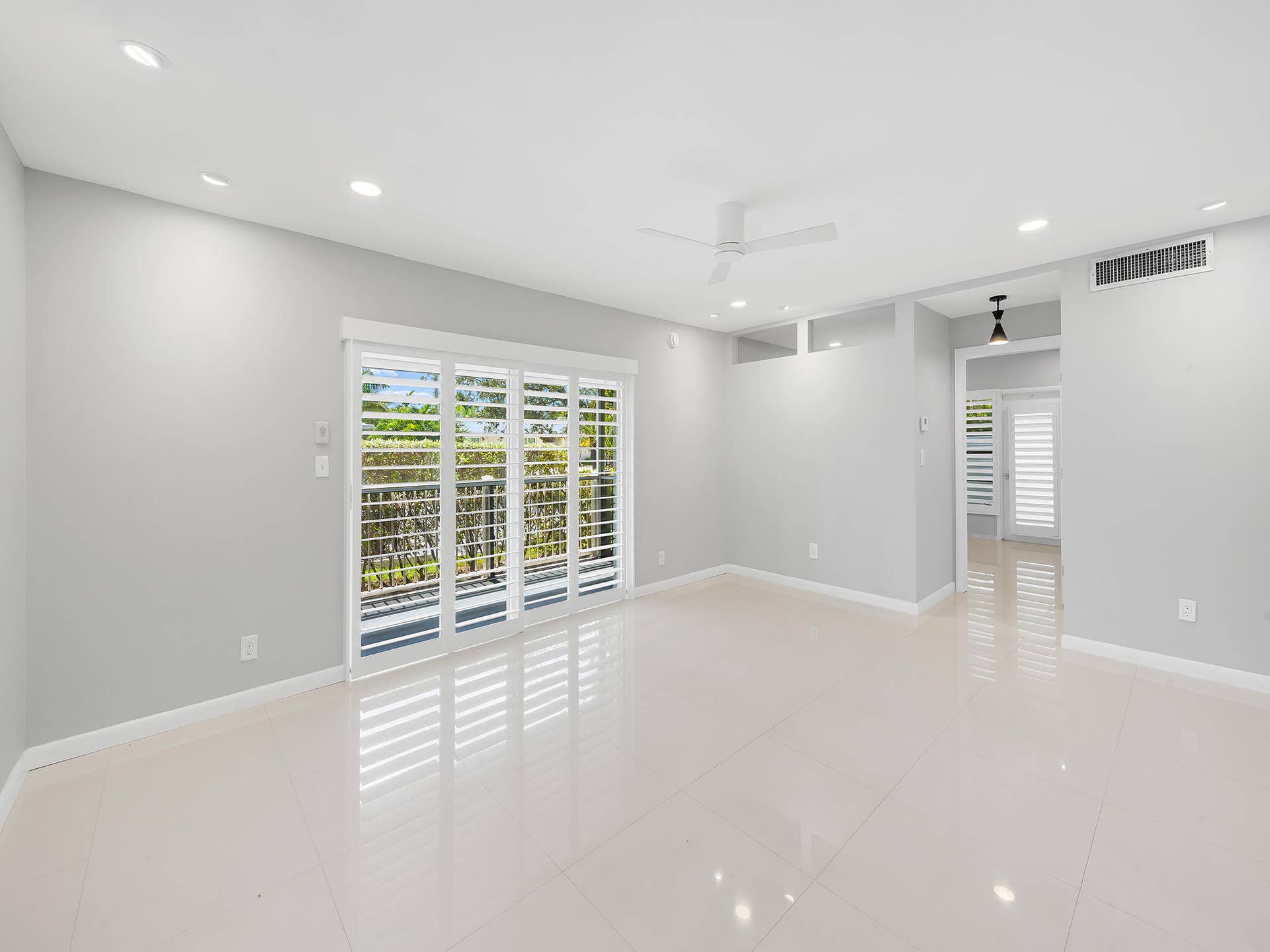 2743 NE 15th Street, #1, Fort Lauderdale, FL 33304 BEC07661