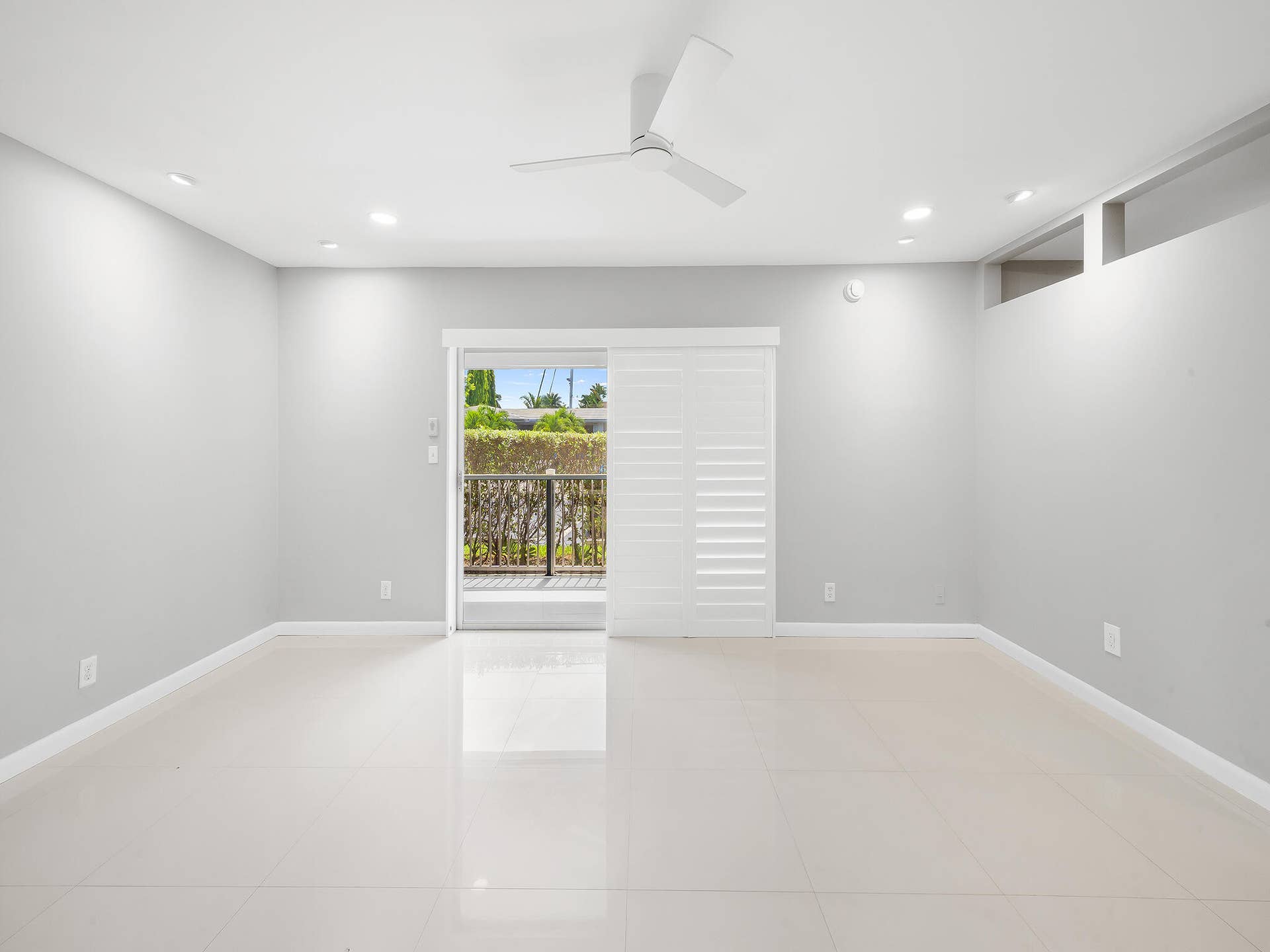 2743 NE 15th Street, #1, Fort Lauderdale, FL 33304 BEC07667
