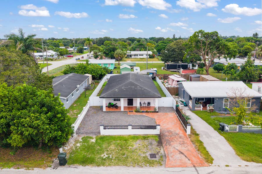 Property photo for 347 W HAITI Avenue, Clewiston, FL