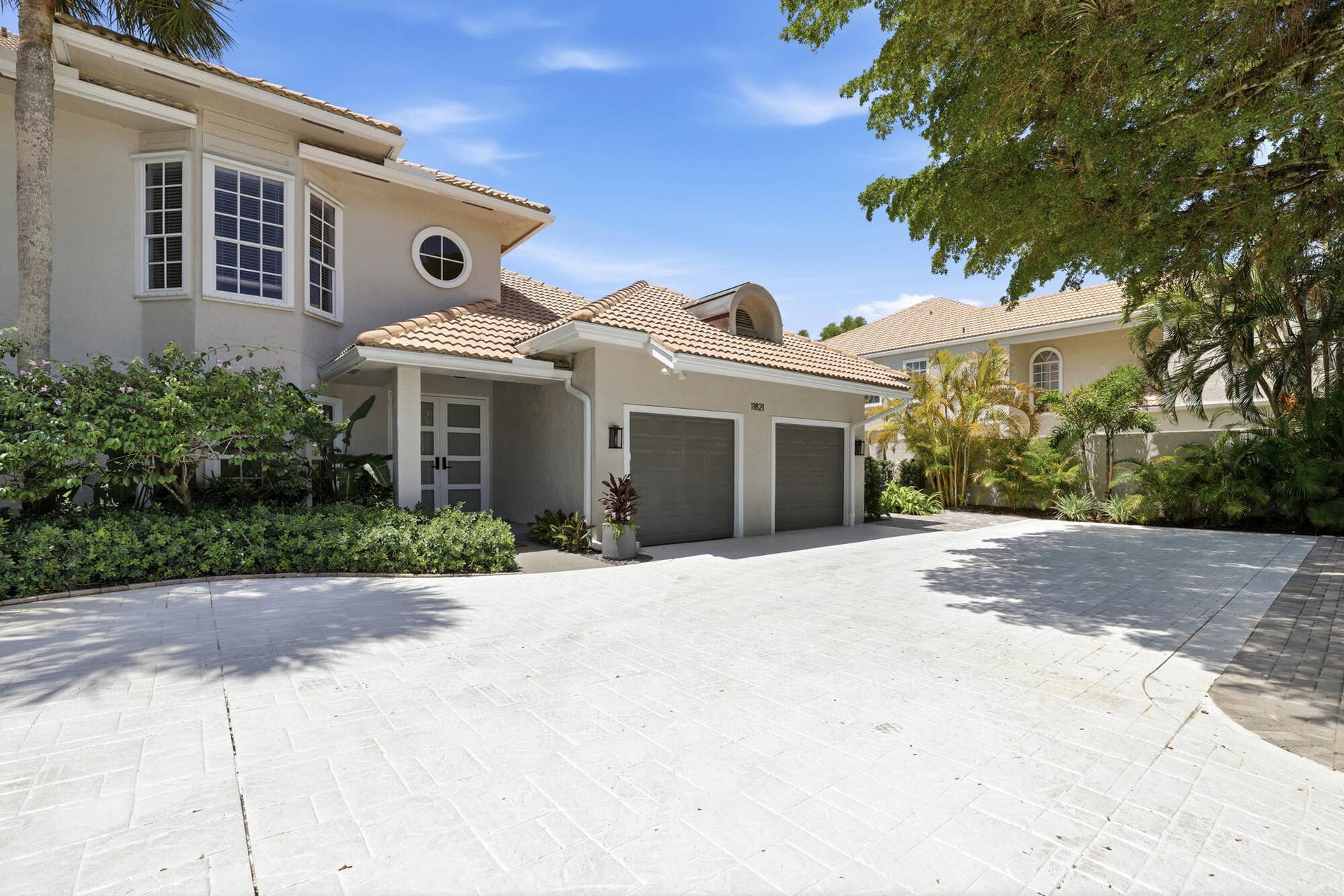 Extra large driveway for parking