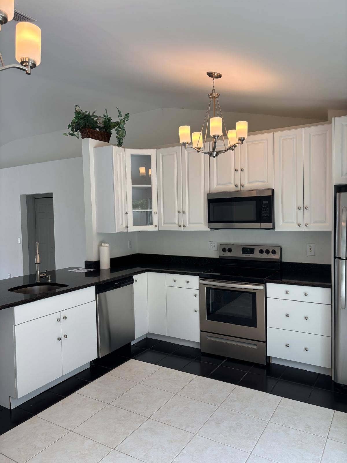 5570 NW CRUZAN Avenue, Port St Lucie, FL 34986 kitchen3 wa