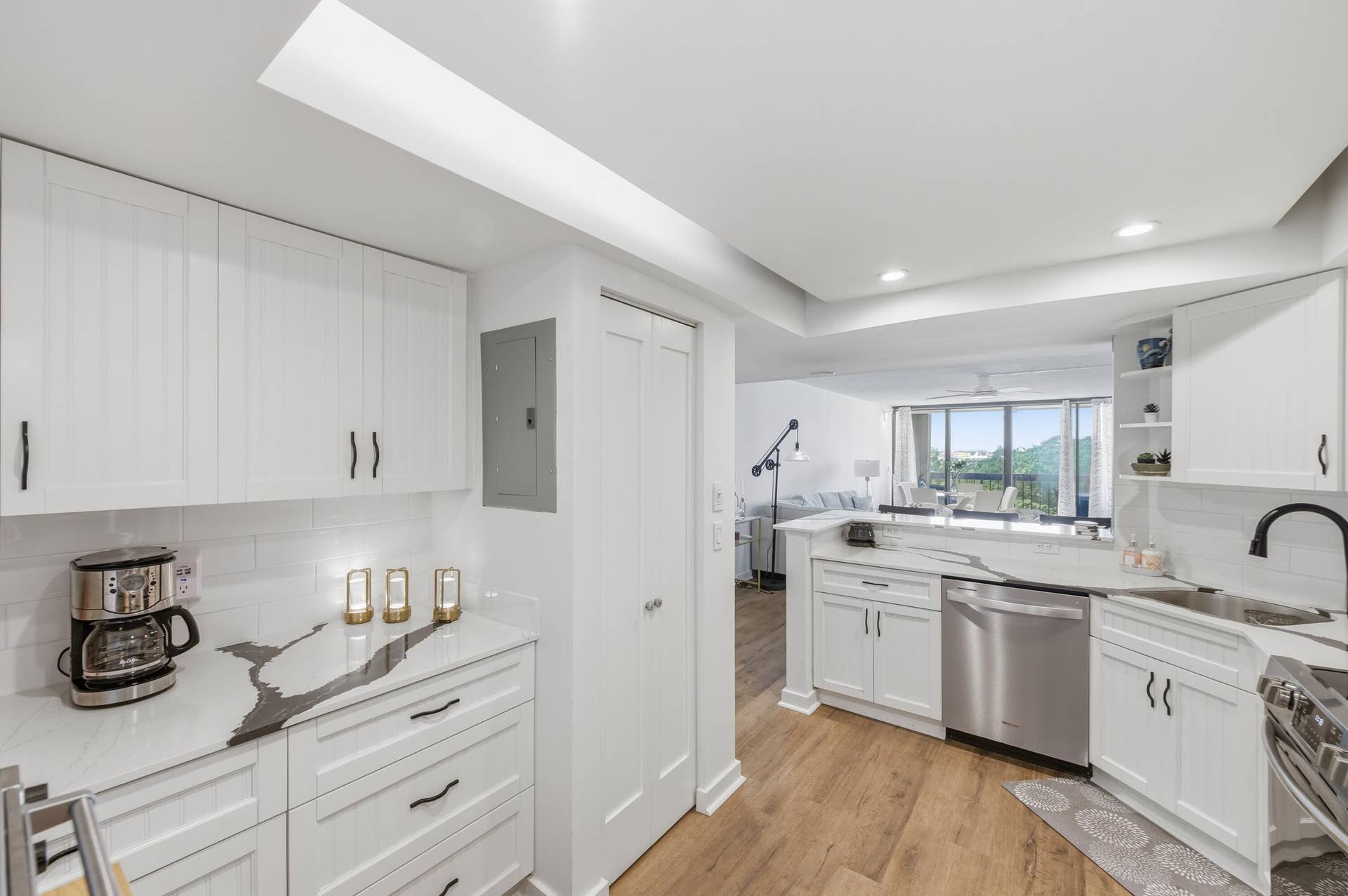 Modern white Kitchen fully equipped for you stay