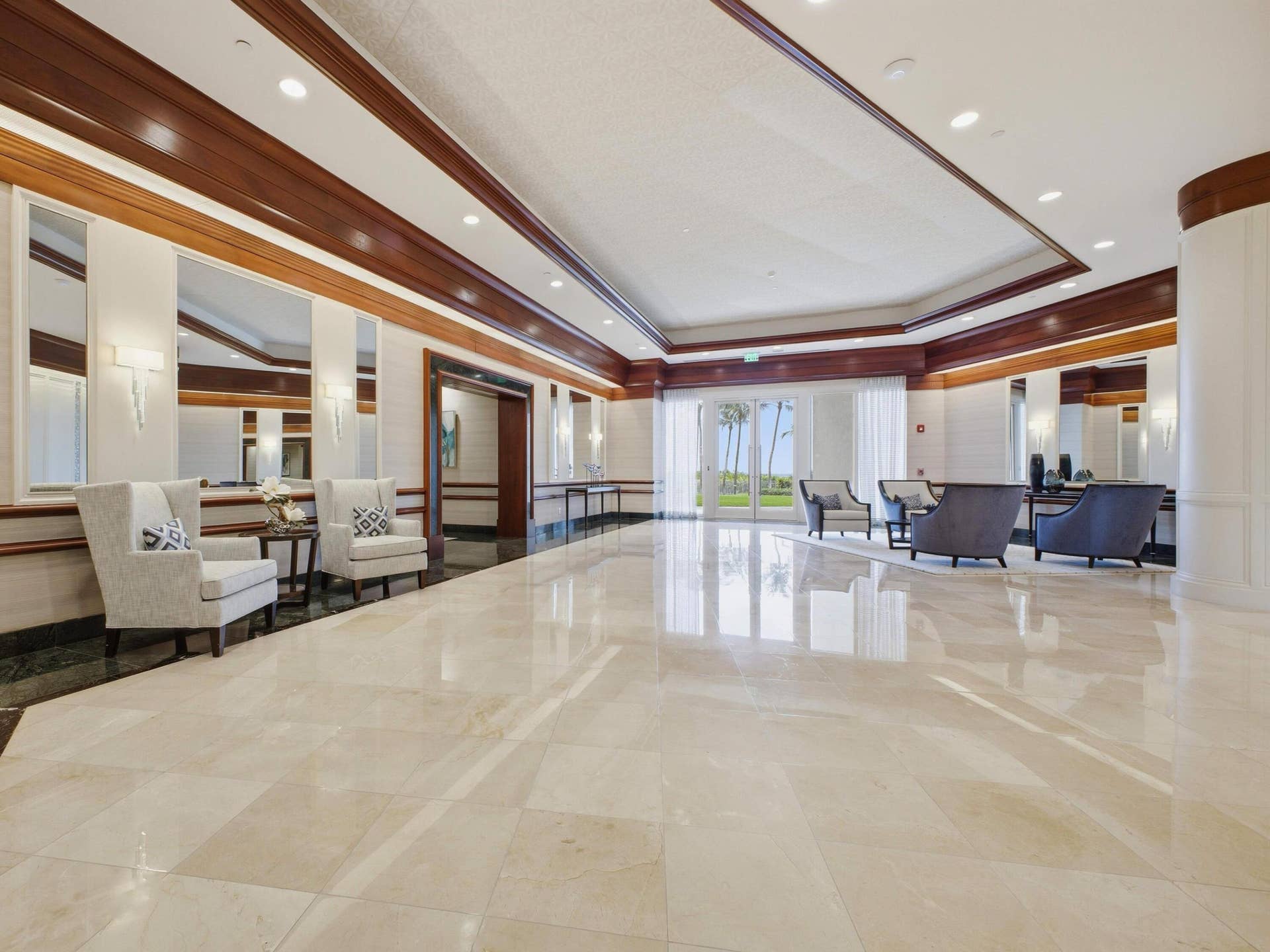 3200 N OCEAN Boulevard, #801, Fort Lauderdale, FL 33308 Amenities Lobby Sitting 2