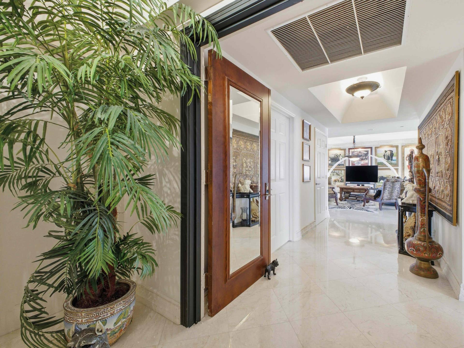 3200 N OCEAN Boulevard, #801, Fort Lauderdale, FL 33308 Foyer to Living