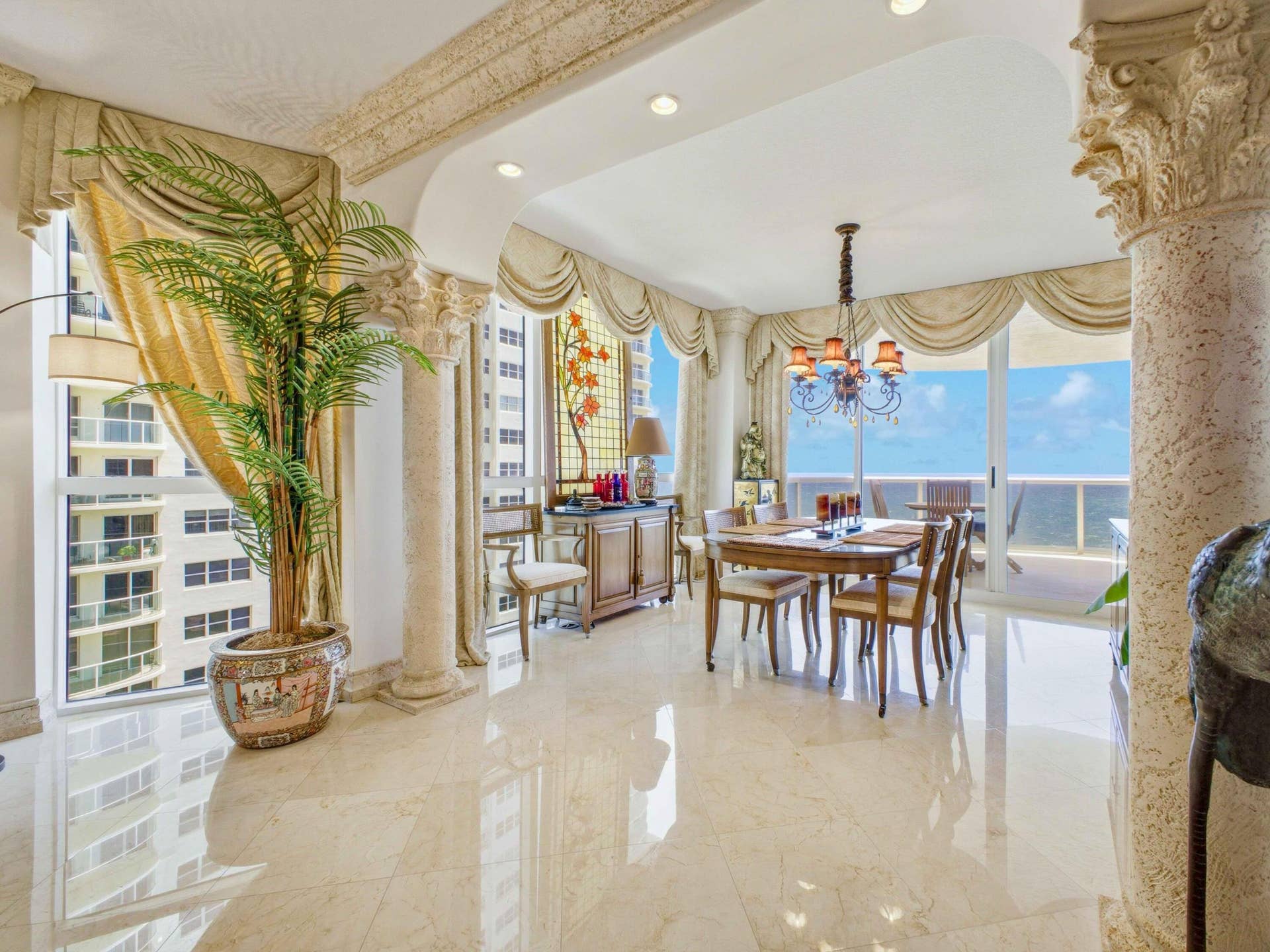 3200 N OCEAN Boulevard, #801, Fort Lauderdale, FL 33308 Dining