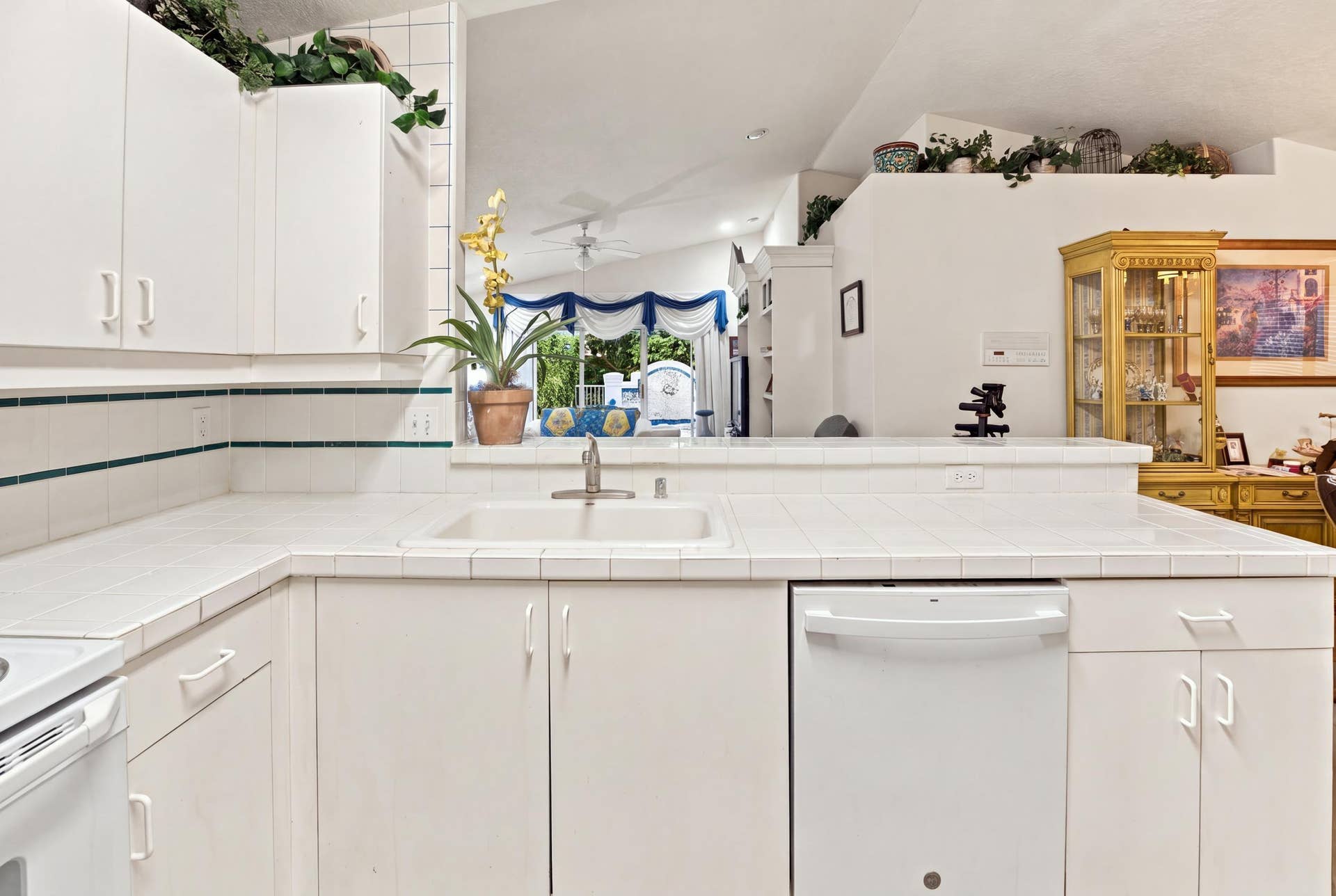 5231 NW 117TH Avenue, Coral Springs, FL 33076 22_025__jjl5735_declutter_825542a3