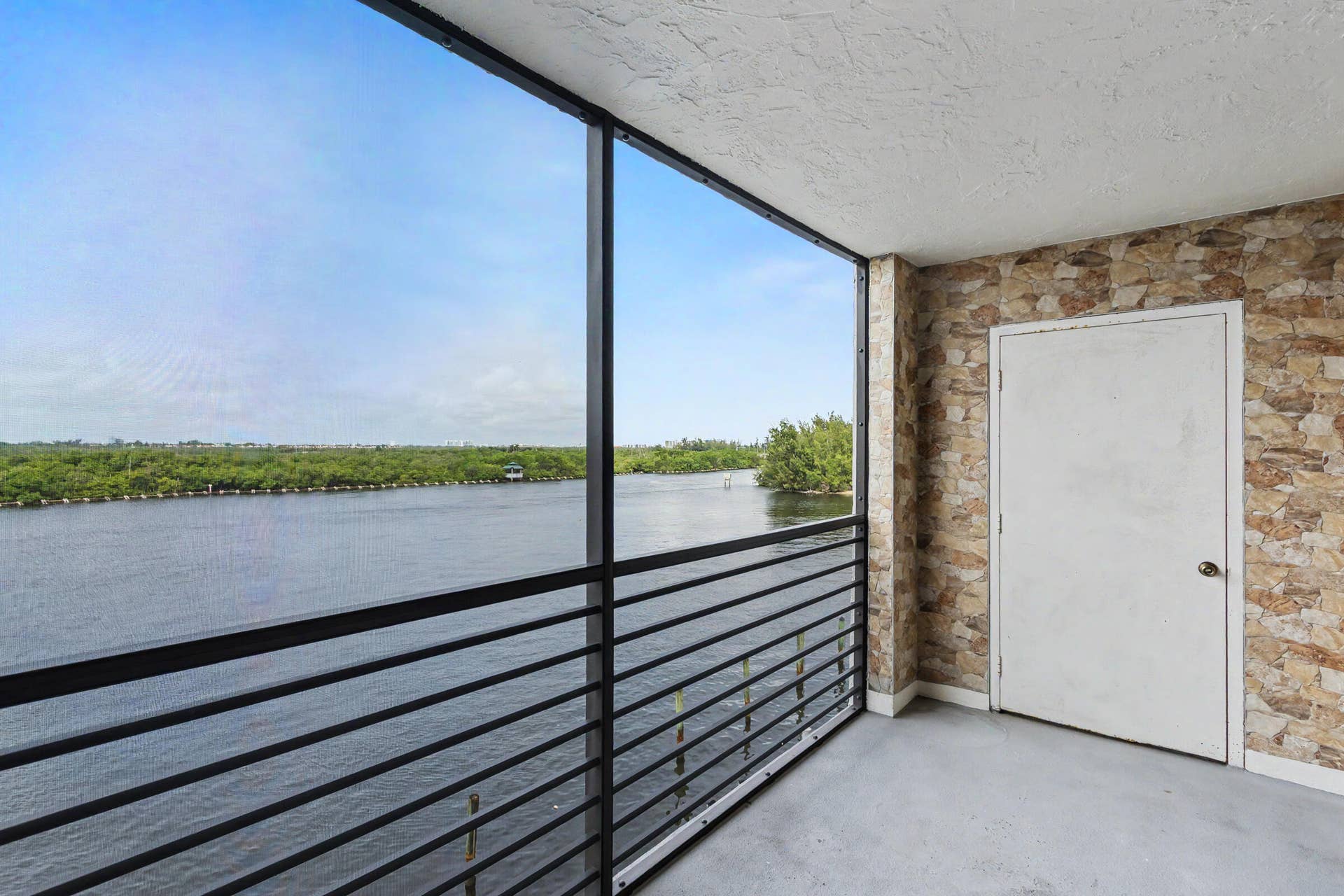 3200 N OCEAN Drive, #402, Hollywood, FL 33019 Nature preserve directly across the intracoastal