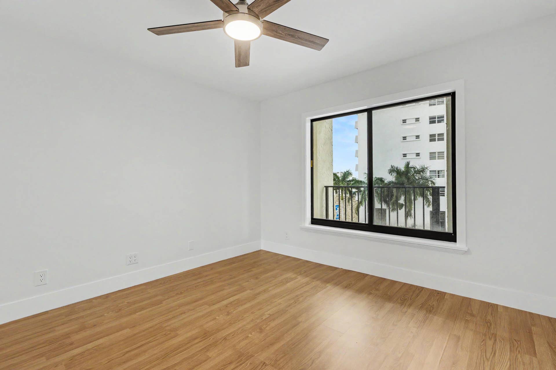 3200 N OCEAN Drive, #402, Hollywood, FL 33019 3200-77