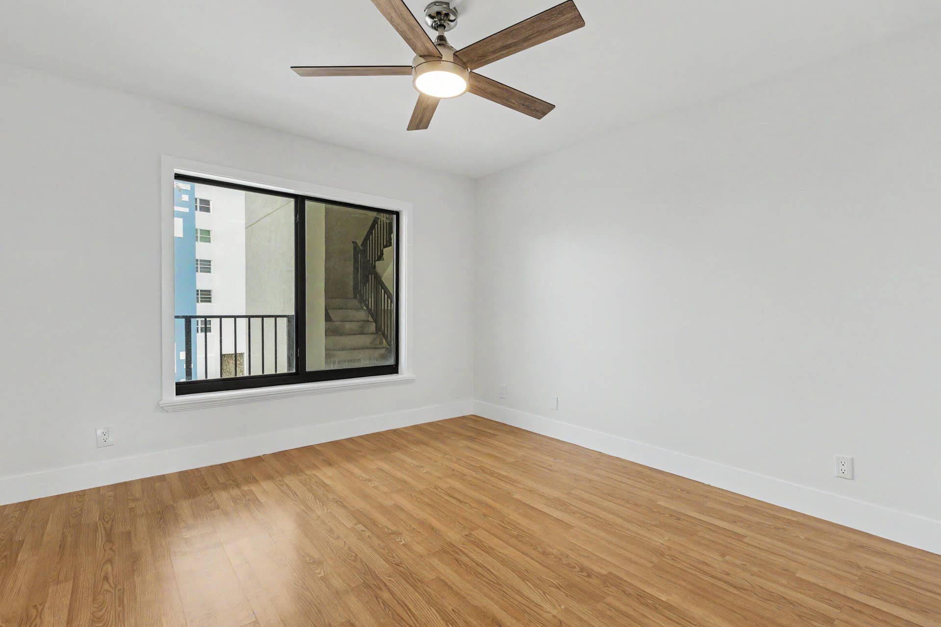 3200 N OCEAN Drive, #402, Hollywood, FL 33019 3200-76