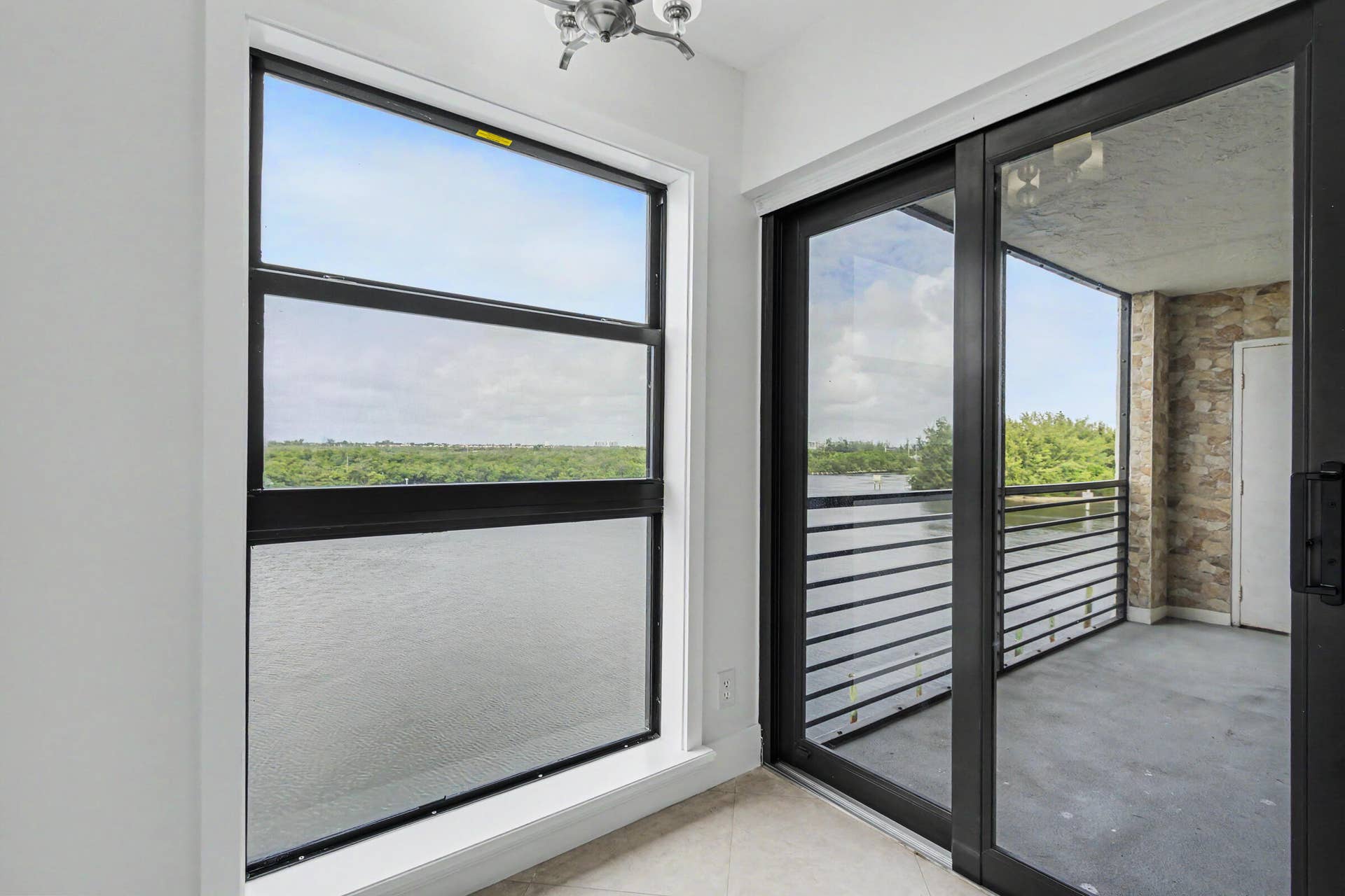 3200 N OCEAN Drive, #402, Hollywood, FL 33019 3200-63