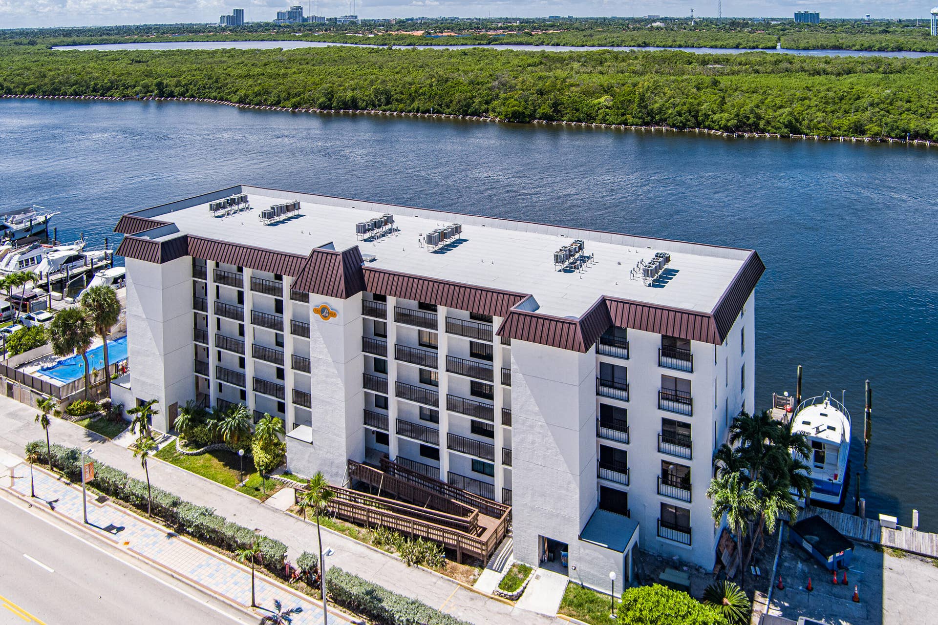 3200 N OCEAN Drive, #402, Hollywood, FL 33019 3200-2