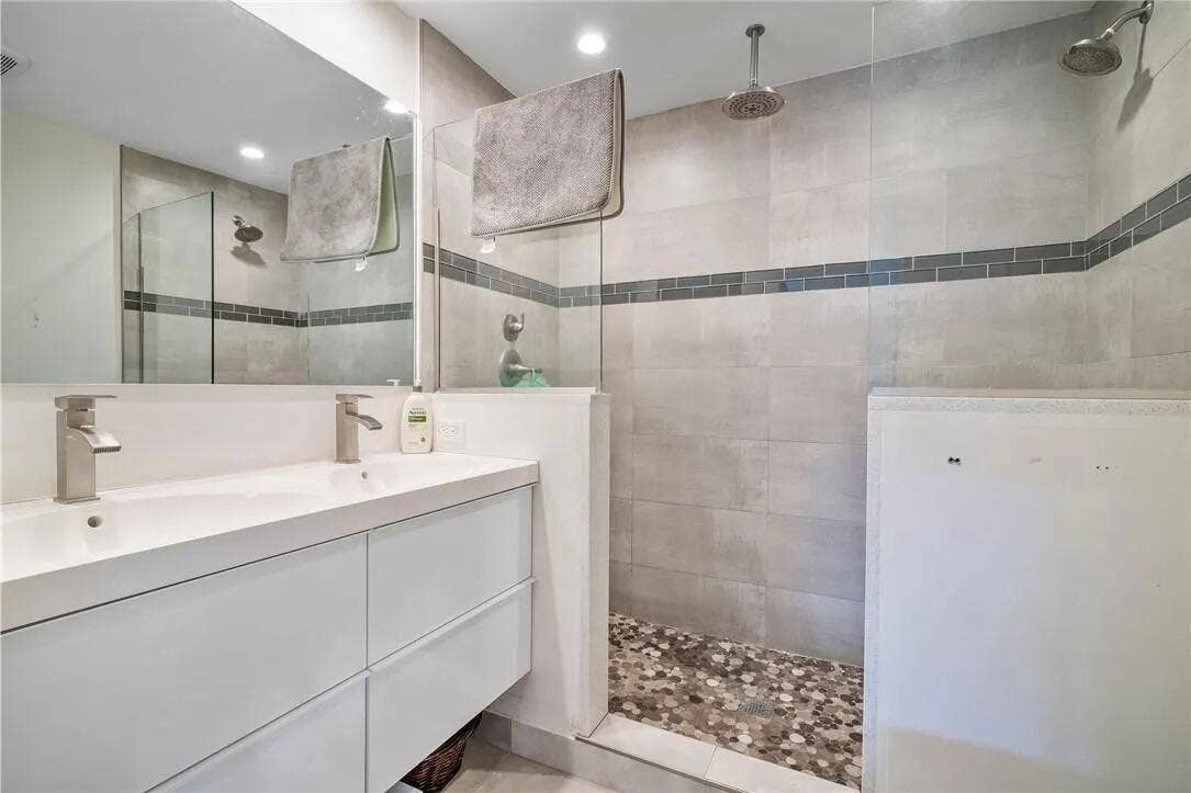 1949 WINDWARD Drive, Lauderdale By The Sea, FL 33062 1949_Windward_11