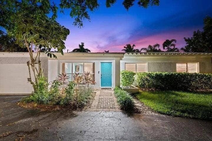 1949 WINDWARD Drive, Lauderdale By The Sea, FL 33062 1949_Windward_19