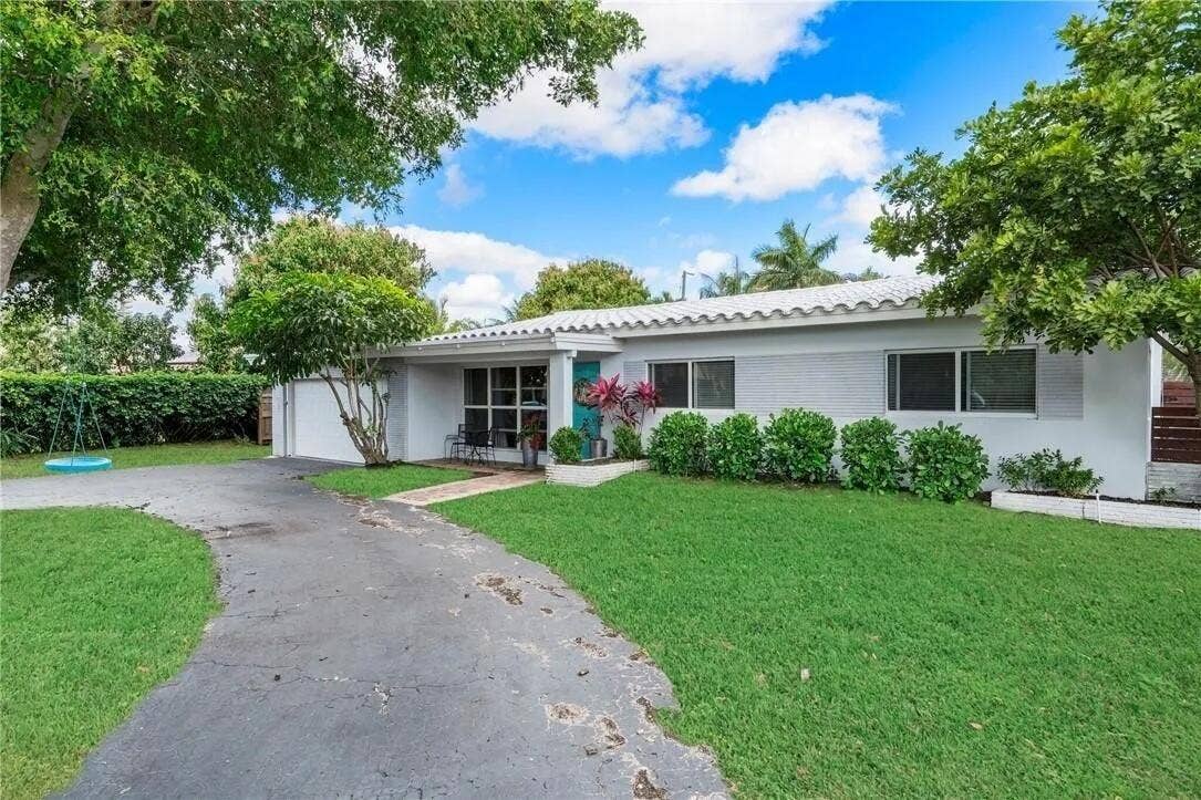 1949 WINDWARD Drive, Lauderdale By The Sea, FL 33062 1949_Windward_18
