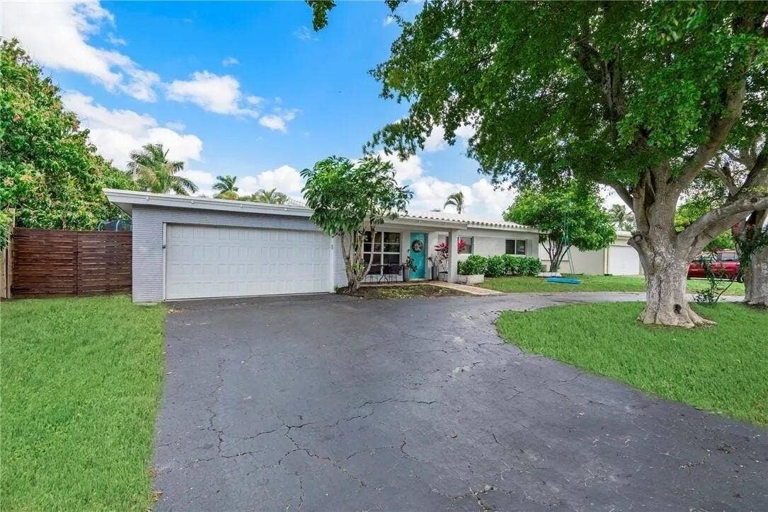 1949 WINDWARD Drive, Lauderdale By The Sea, FL 33062 1949_Windward_17