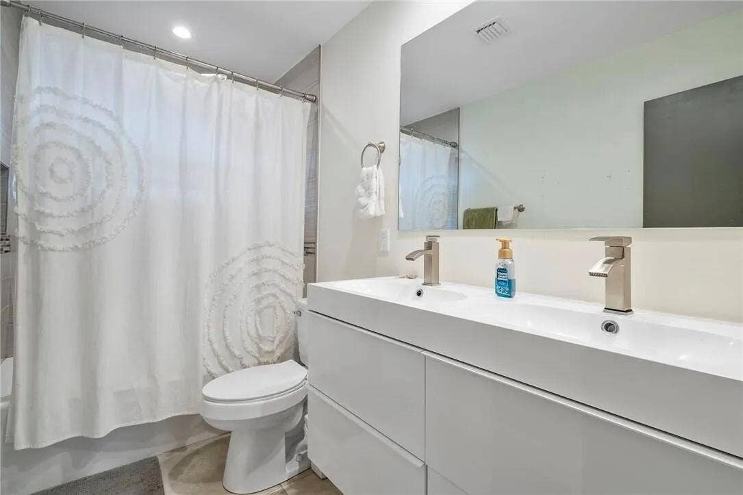 1949 WINDWARD Drive, Lauderdale By The Sea, FL 33062 1949_Windward_12