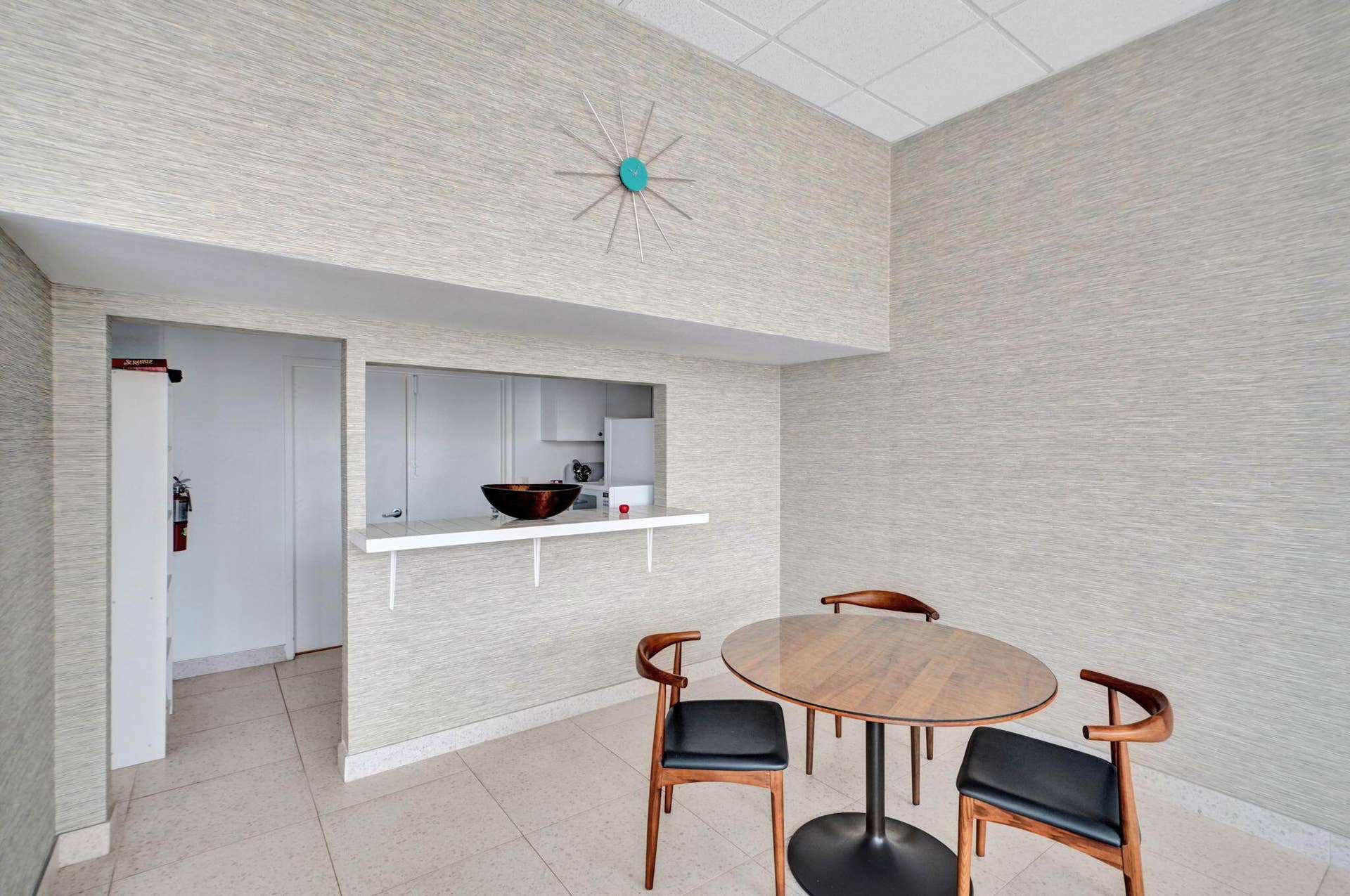 COMMON AREA KITCHEN