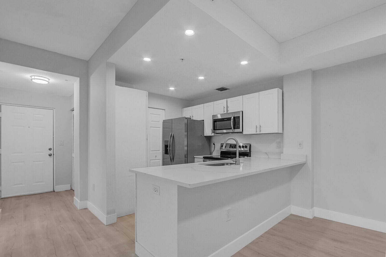2916 TUSCANY Court, #302, Palm Beach Gardens, FL 33410 2916-302 KITCHEN 3