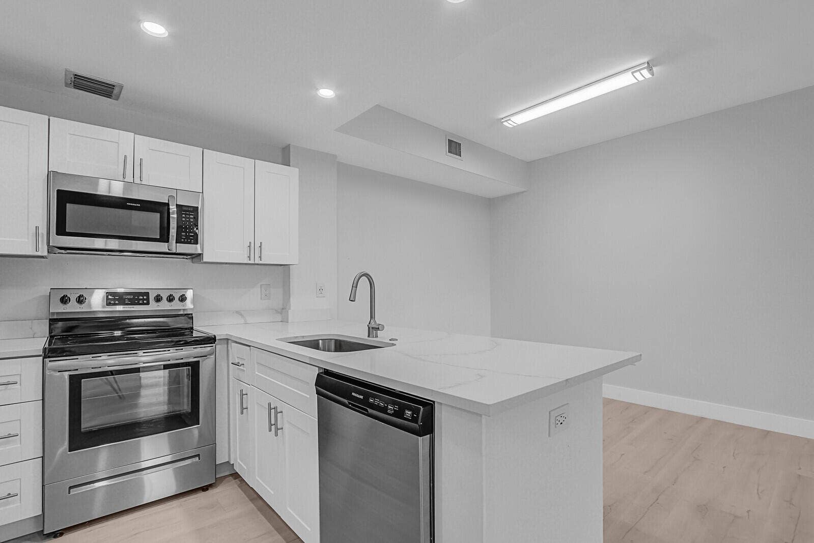 2916 TUSCANY Court, #302, Palm Beach Gardens, FL 33410 2916-302 KITCHEN 4