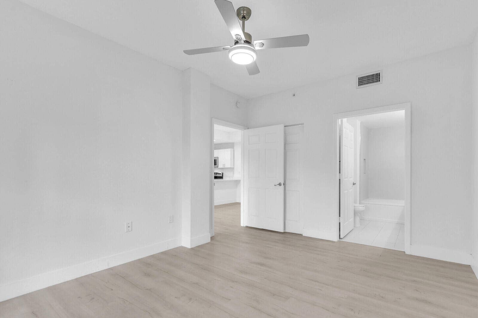 2916 TUSCANY Court, #302, Palm Beach Gardens, FL 33410 2916-302 PRIMARY 3