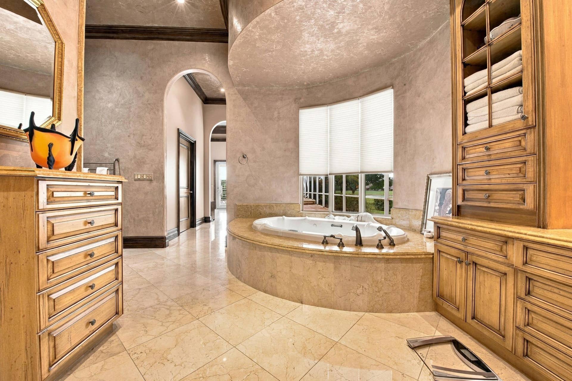 21733 Old Bridge Trail, Boca Raton, FL 33428 Master Bath Tub
