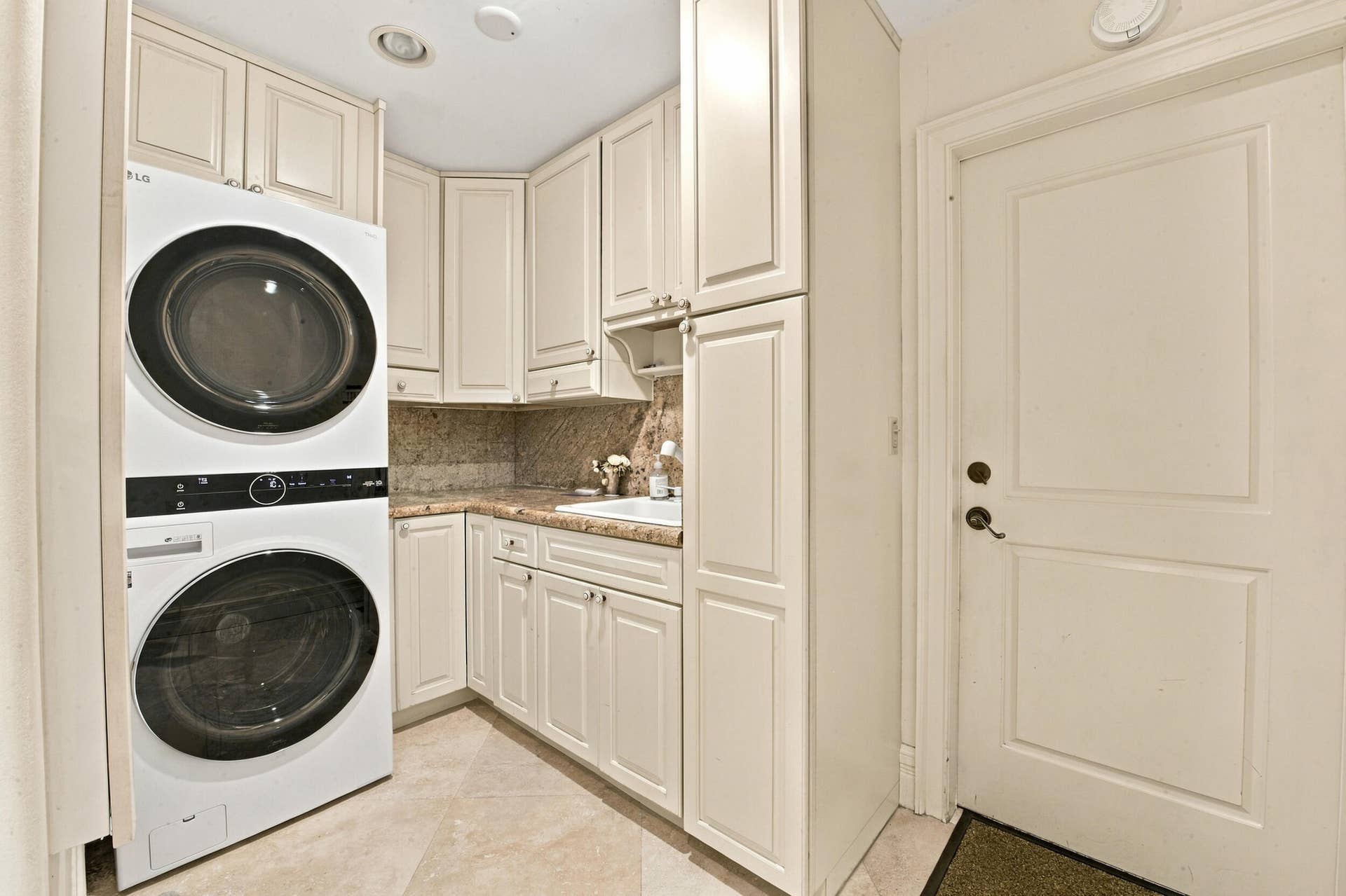 21733 Old Bridge Trail, Boca Raton, FL 33428 Laundry Room