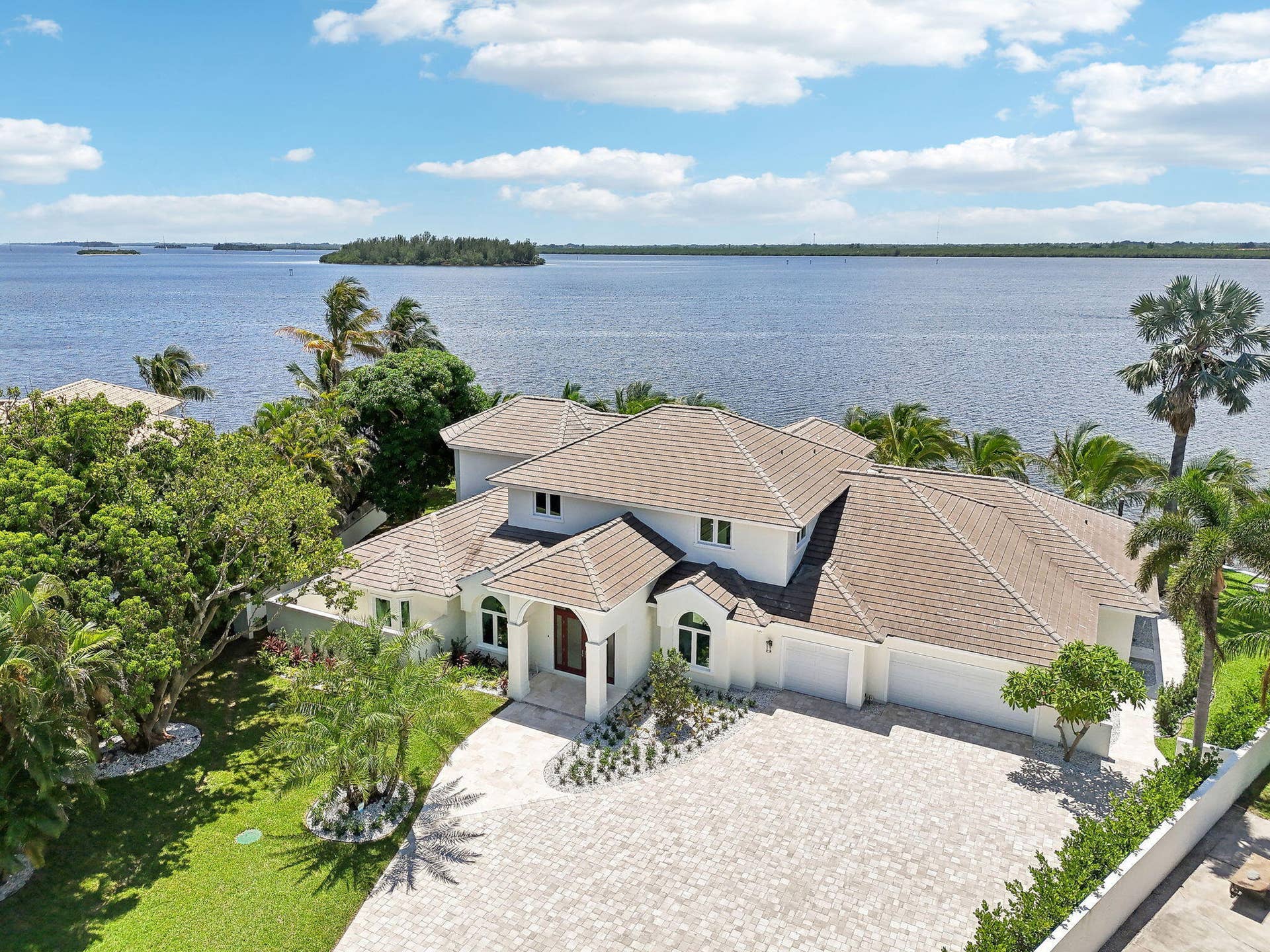 526 POINT Lane, Vero Beach, FL 32963 20250704134613092455000000-o