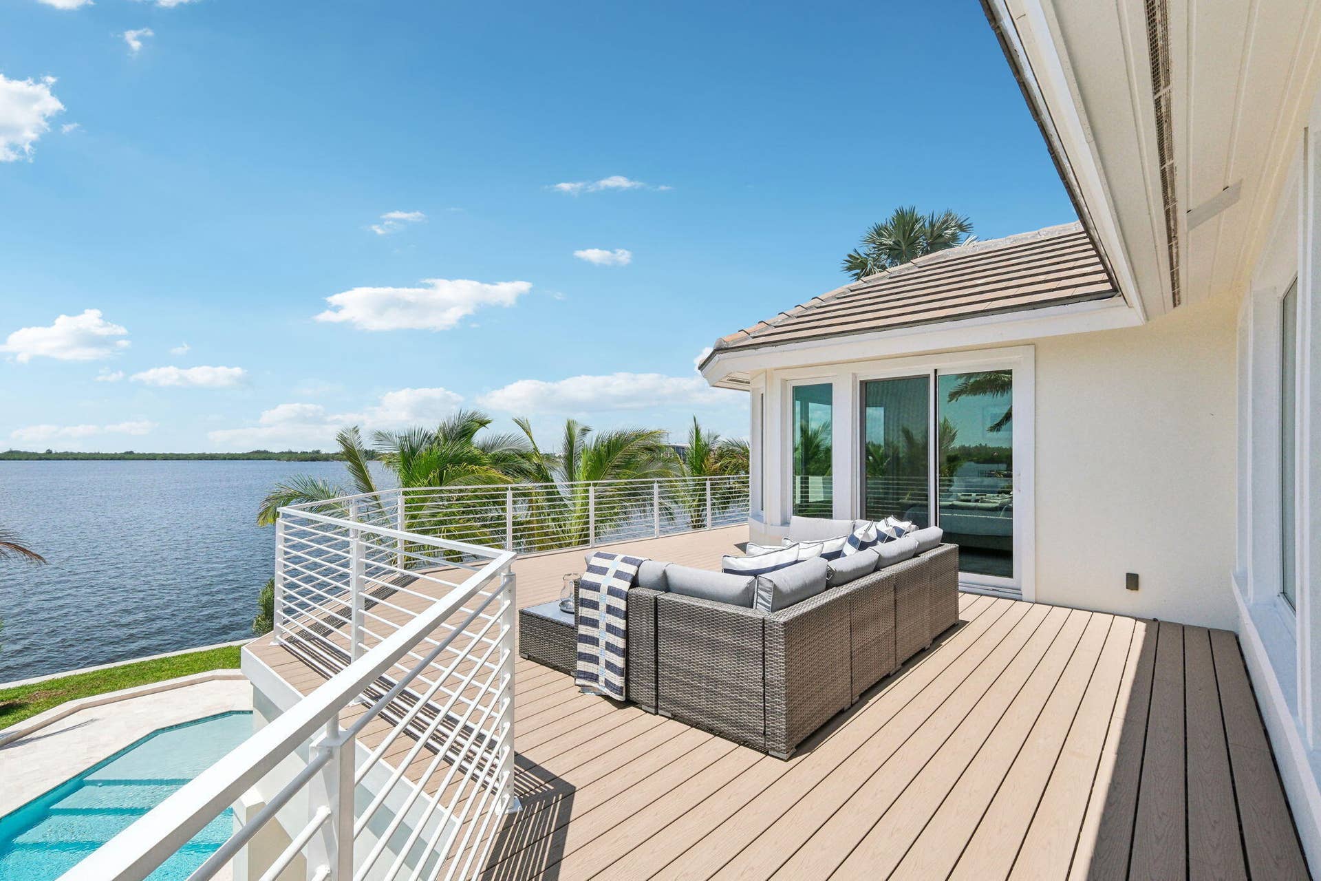 526 POINT Lane, Vero Beach, FL 32963 20250704134612317625000000-o