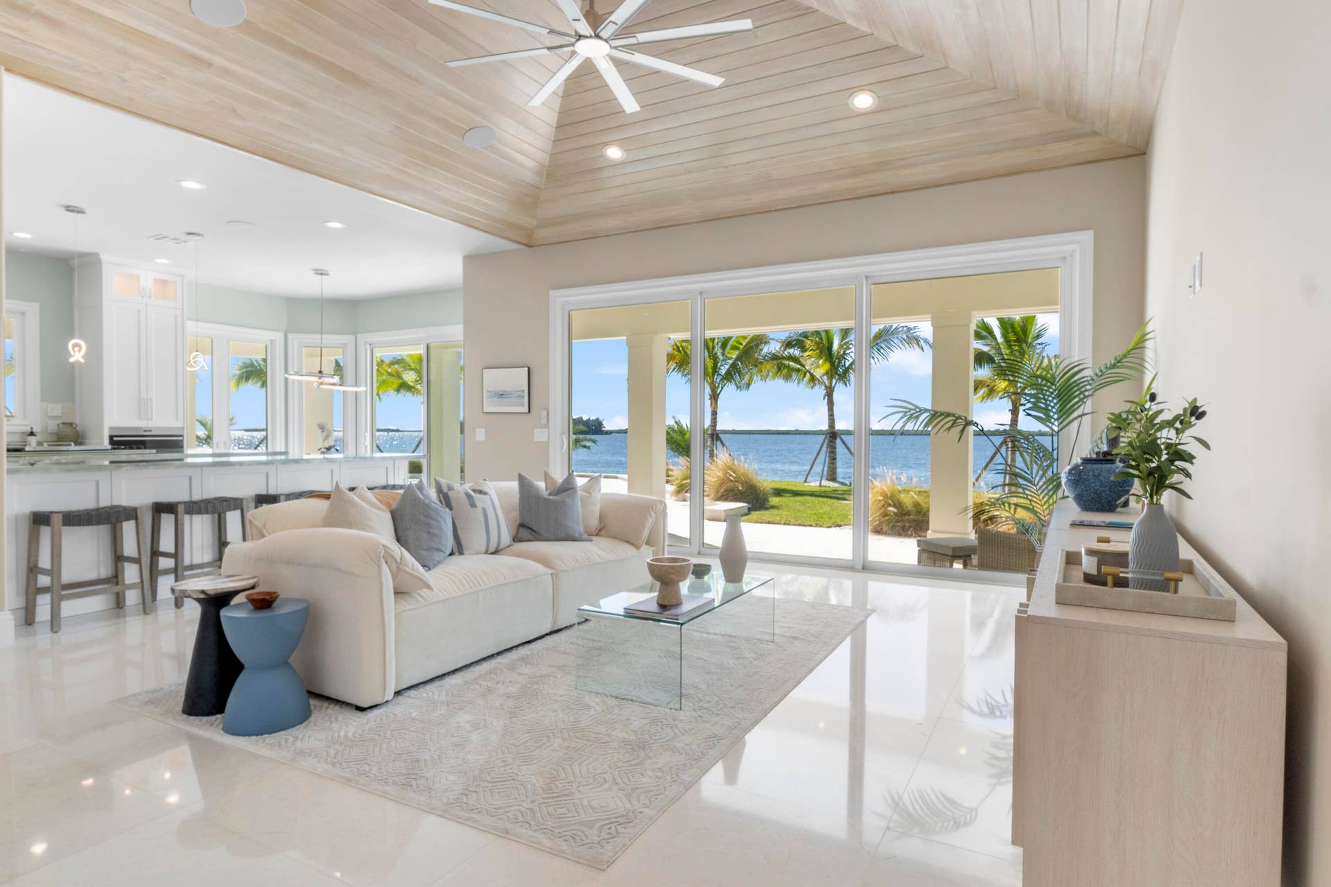 526 POINT Lane, Vero Beach, FL 32963 DSC07748