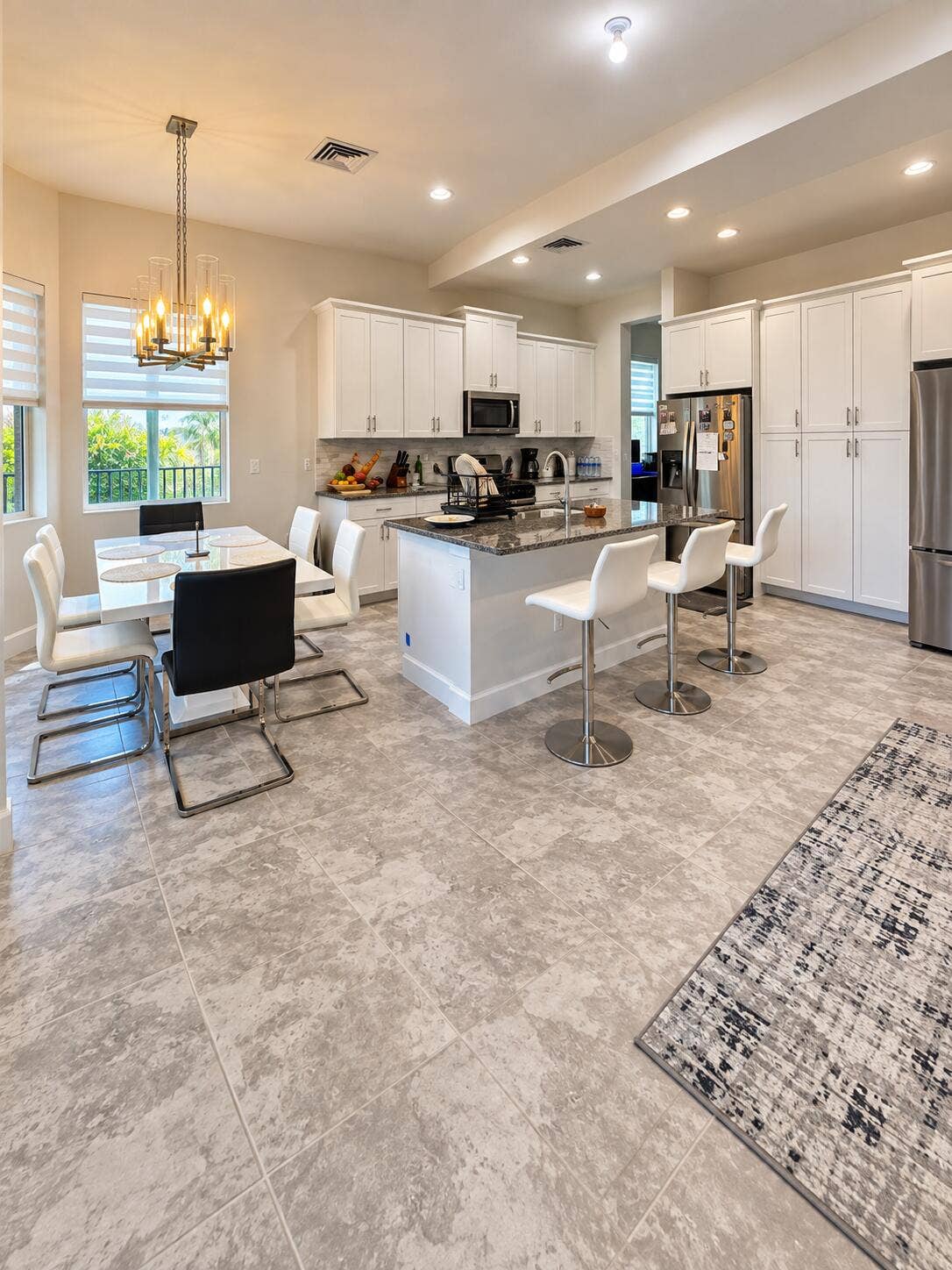 Bright Modern Kitchen and Dining Interio