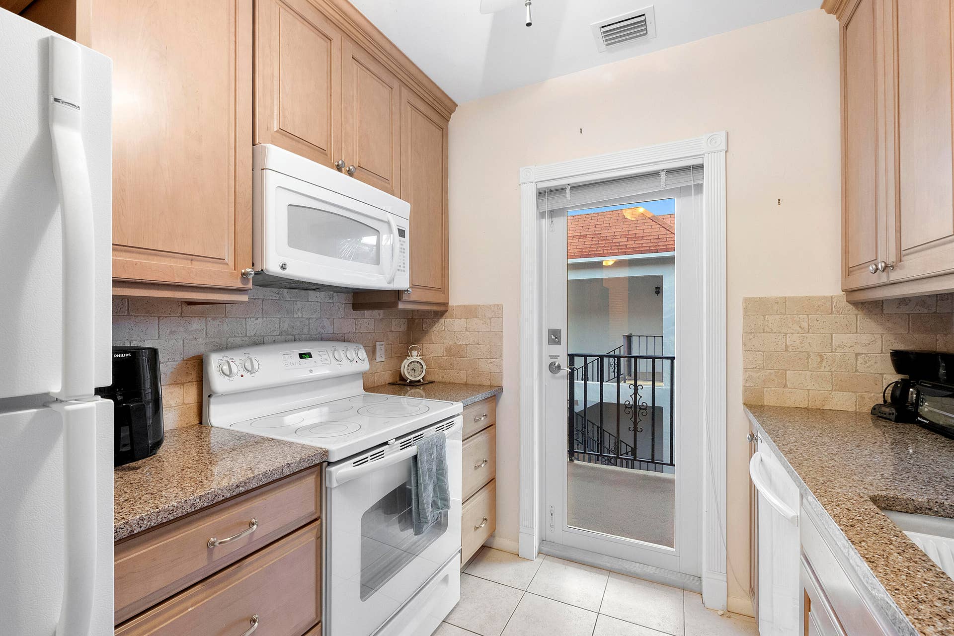 2424 Ne 9th St_009