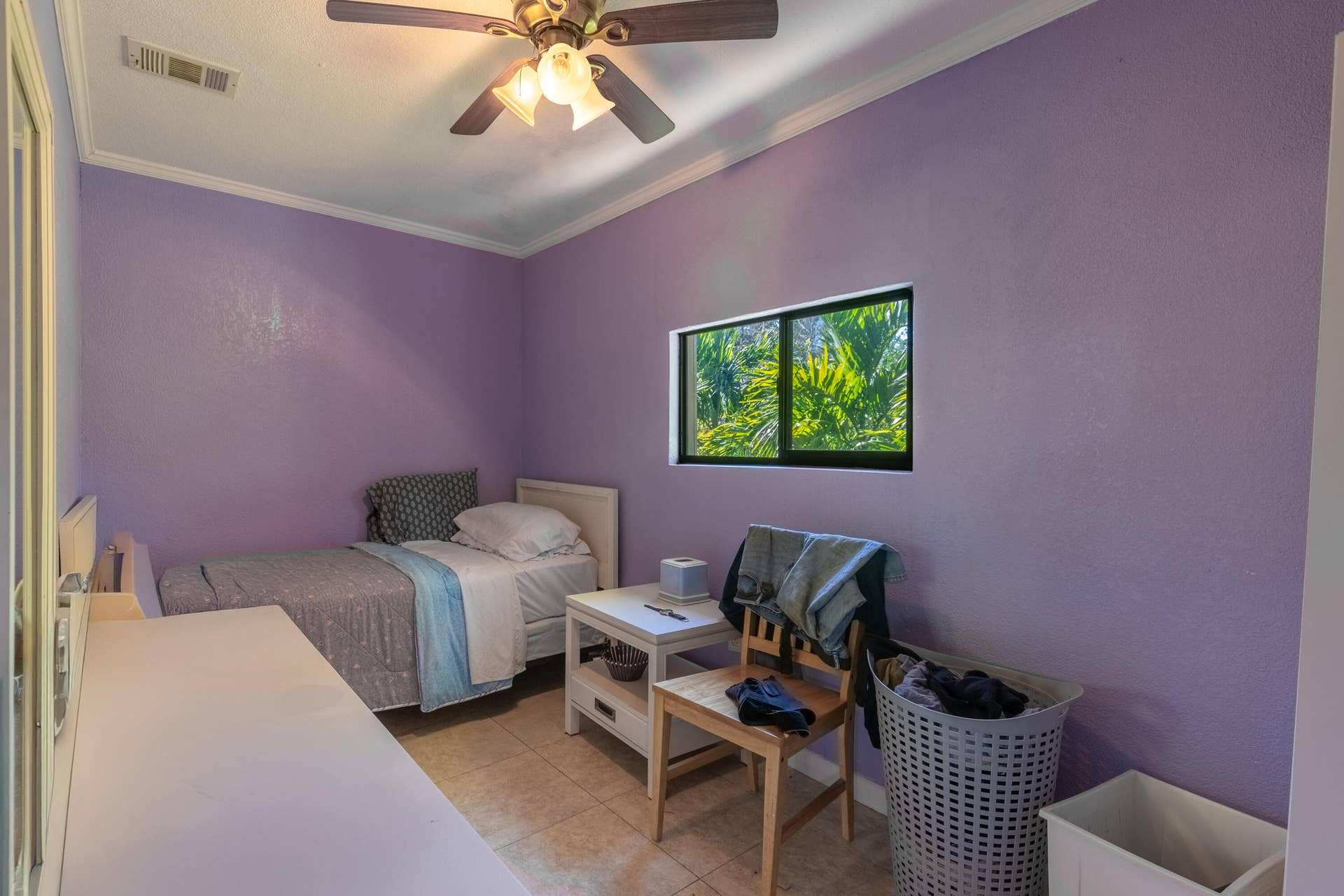 Guest Home-Bedroom4