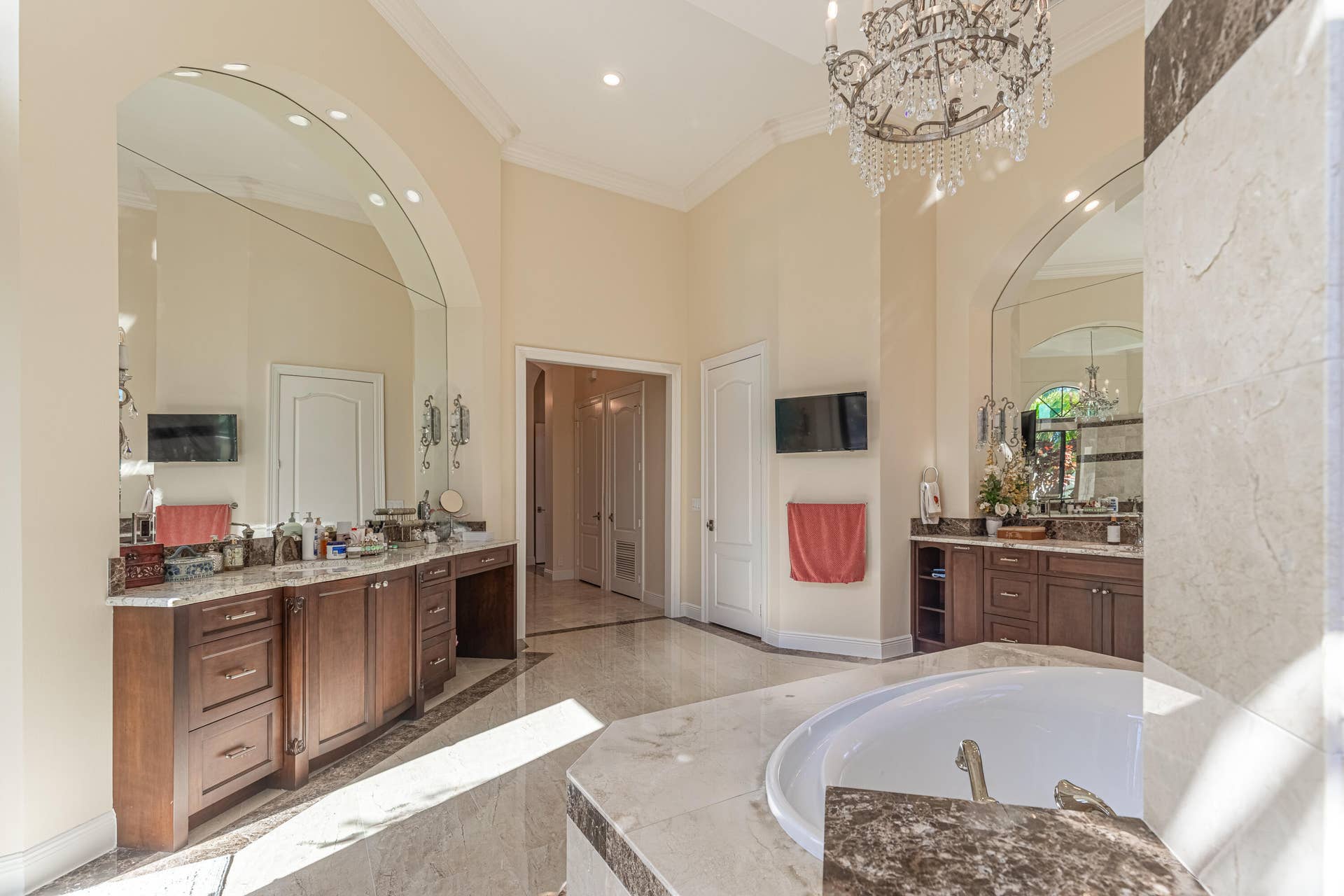 Master Bedroom-Bathroom-B