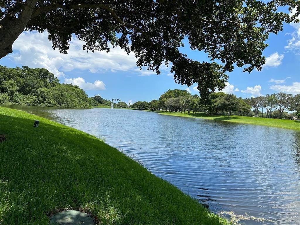 10474 LAKE VISTA Circle, Boca Raton, FL 33498 Photo 17