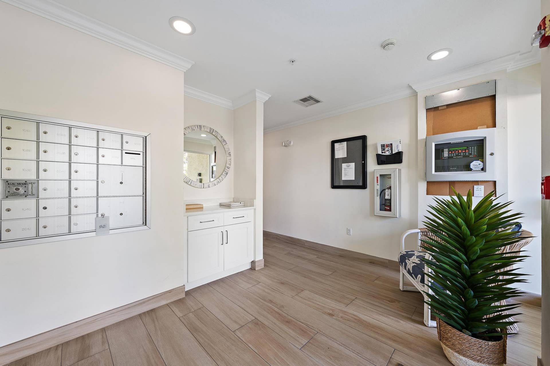 810 Juno Ocean Walk, #401, Juno Beach, FL 33408 FOYER