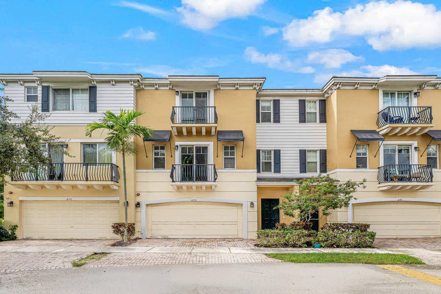 Property photo for 673 NW 38th Circle, Boca Raton, FL