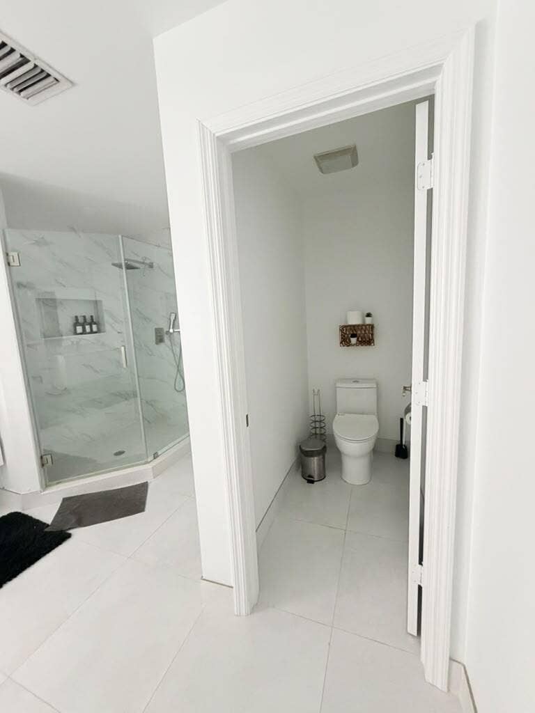 4251 E SENECA Avenue, Weston, Weston, FL 33332 WhatsApp Image 2026-10-05 at 5.05.49 PM
